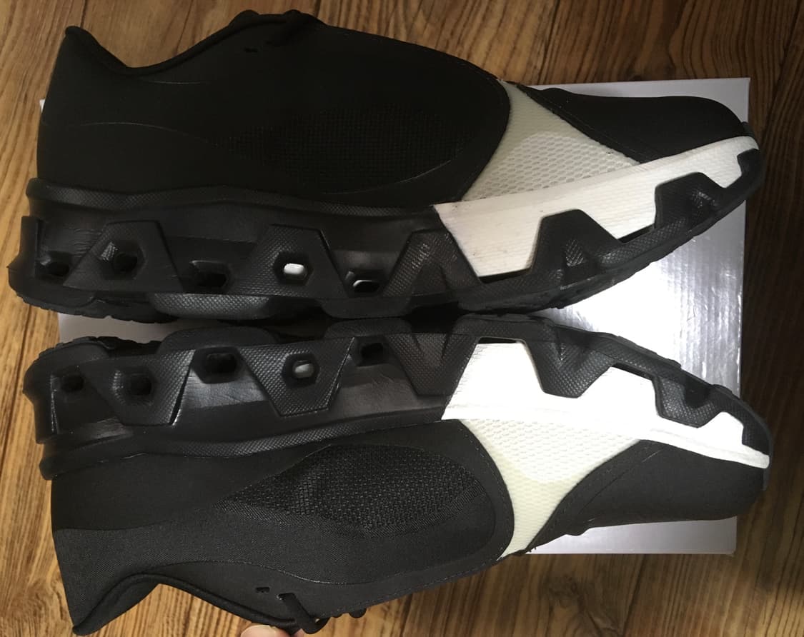 온러닝 파프 클라우드몬스터 하이퍼 블랙 판매합니다 상품이미지4