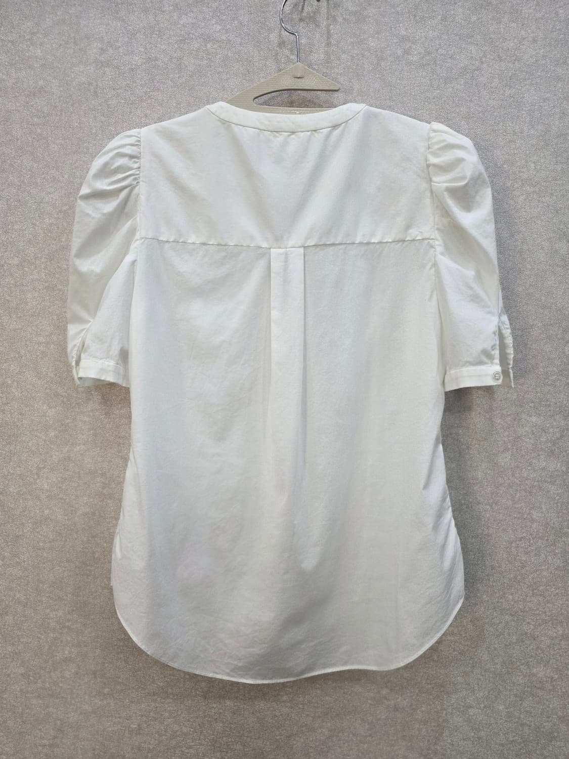 베로니카비어드 화이트 퍼프 블라우스 상품이미지1