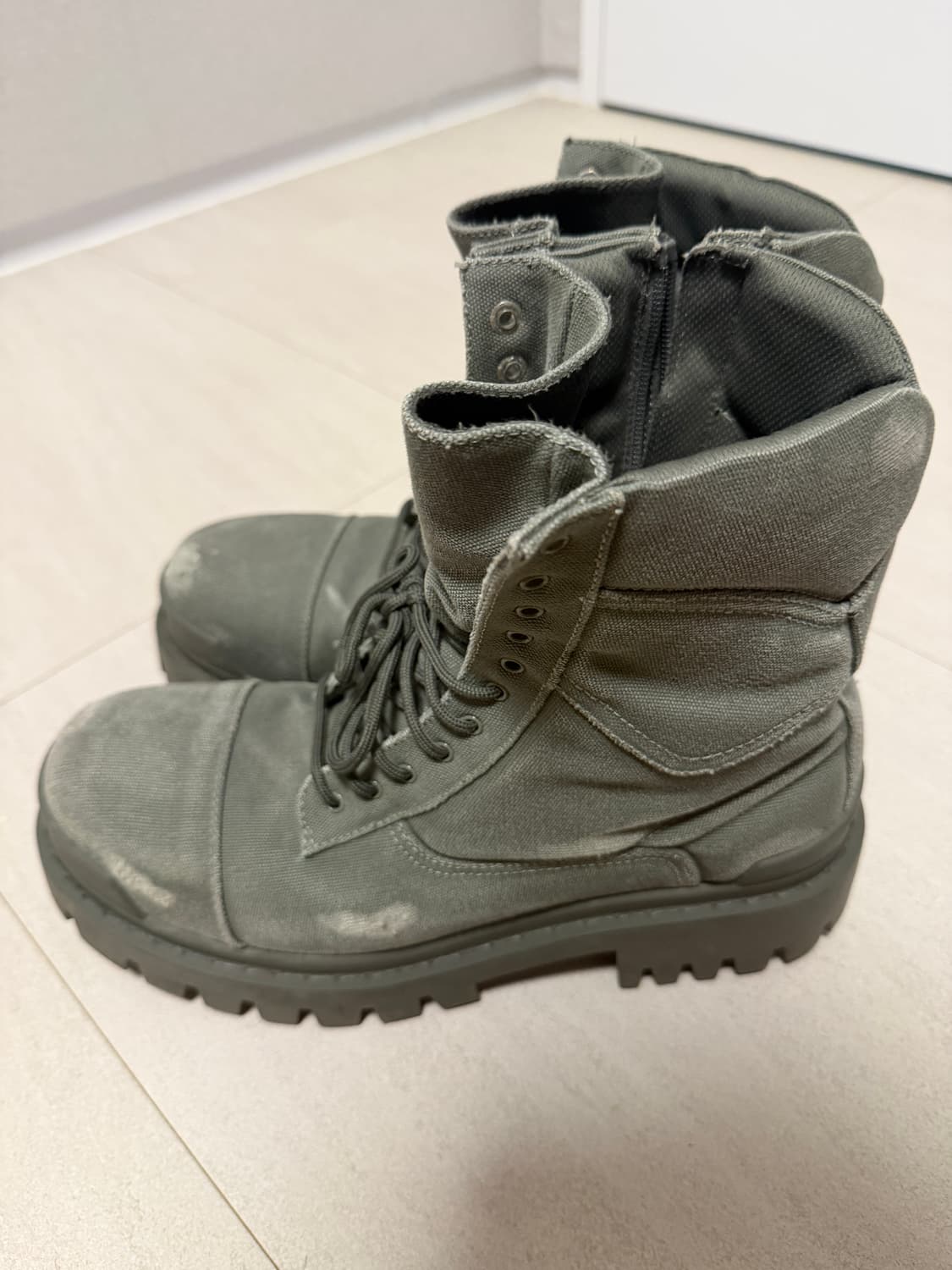 발렌시아가 컴뱃 스트라이크 부츠 상품이미지2