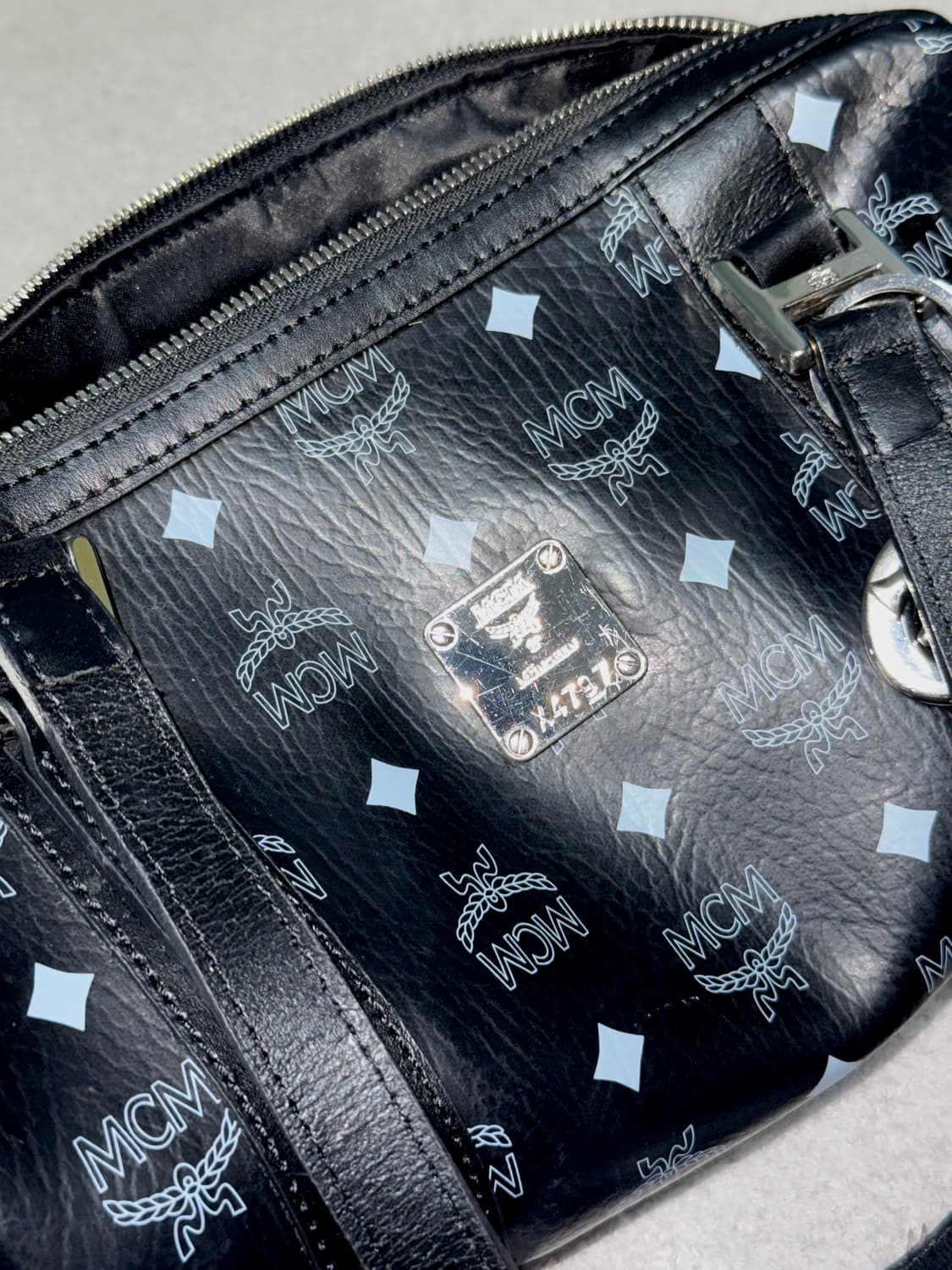 MCM 블랙 숄더백 상품이미지4