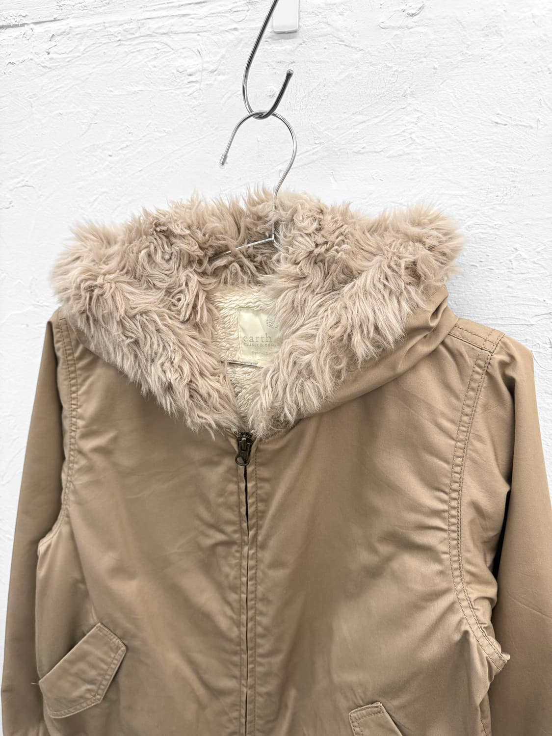 earth music&ecology 퍼 후드 점퍼 상품이미지2