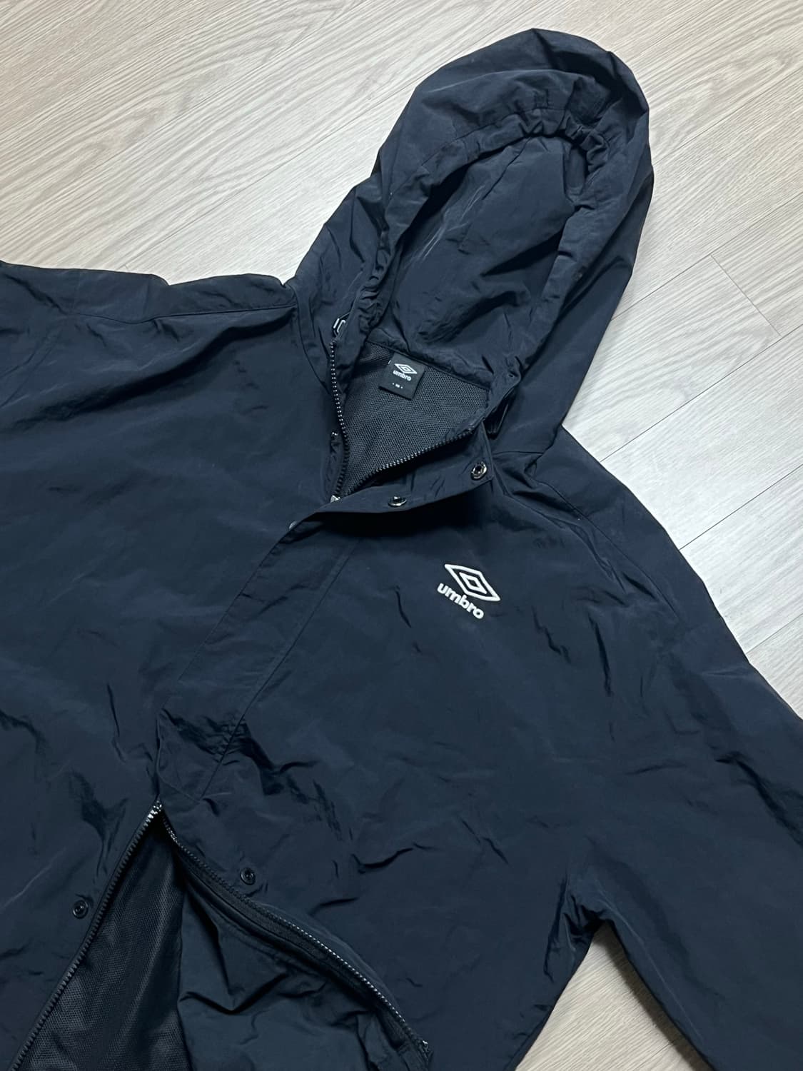 엄브로 투웨이 바람막이 상품이미지3