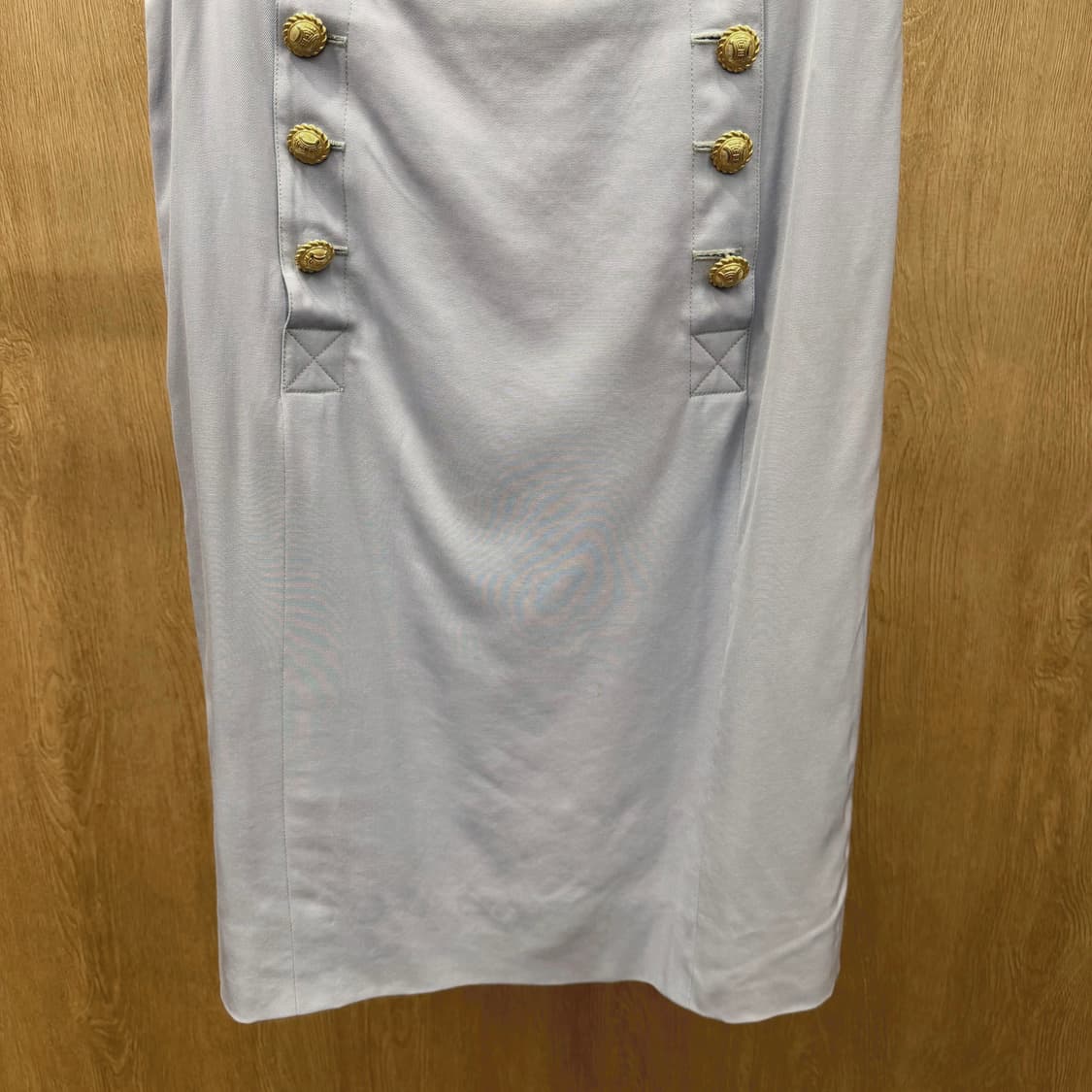 셀린느 미디 스커트 골드 버튼 더블 브레스트 디테일 H라인 라이트 블루 상품이미지5