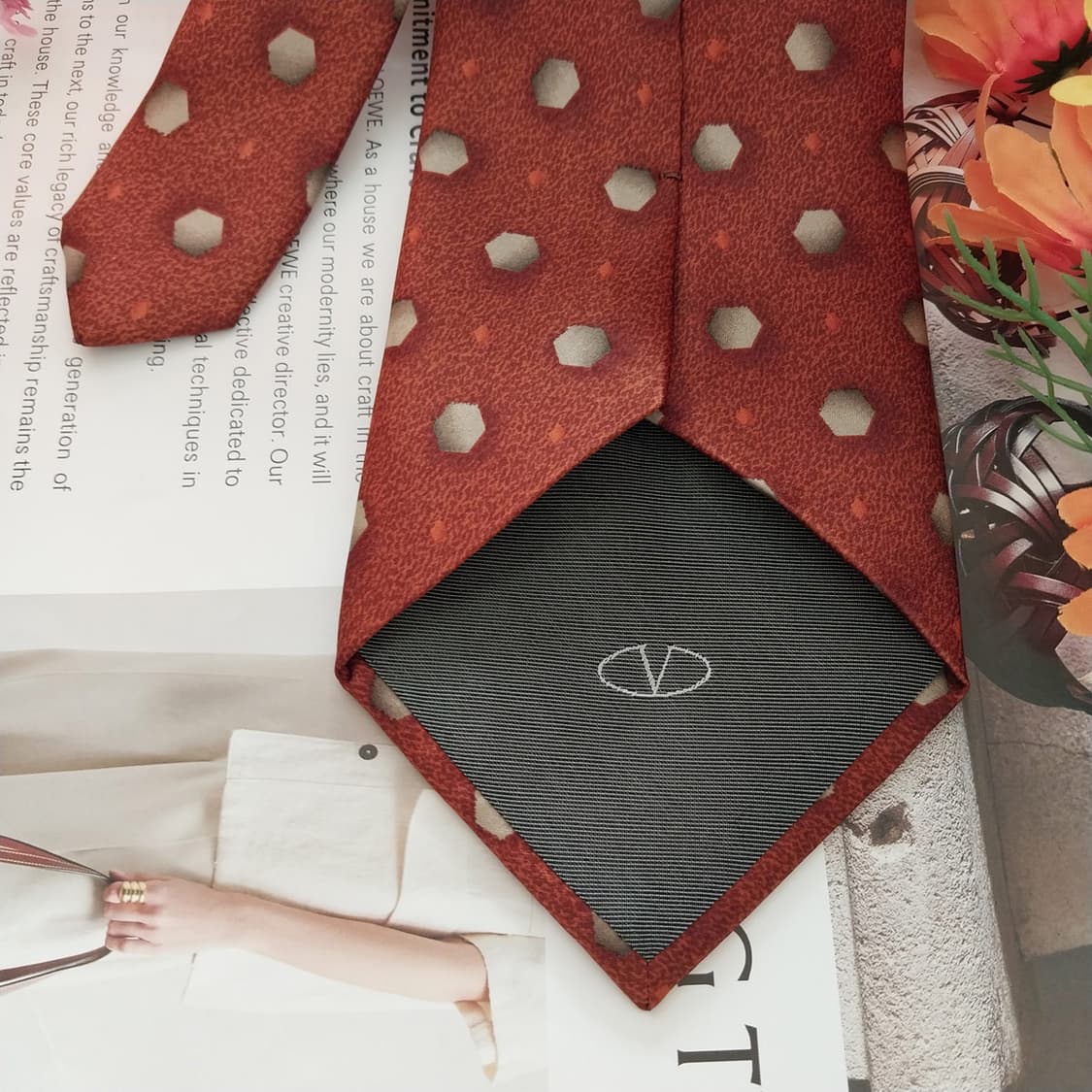 발렌티노 실크 브라운 기하 패턴 넥타이 10.1cm A+등급 K1395
 상품이미지7