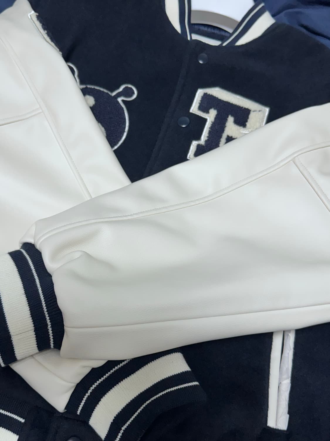 더바이닐하우스 바시티자켓 S 상품이미지2