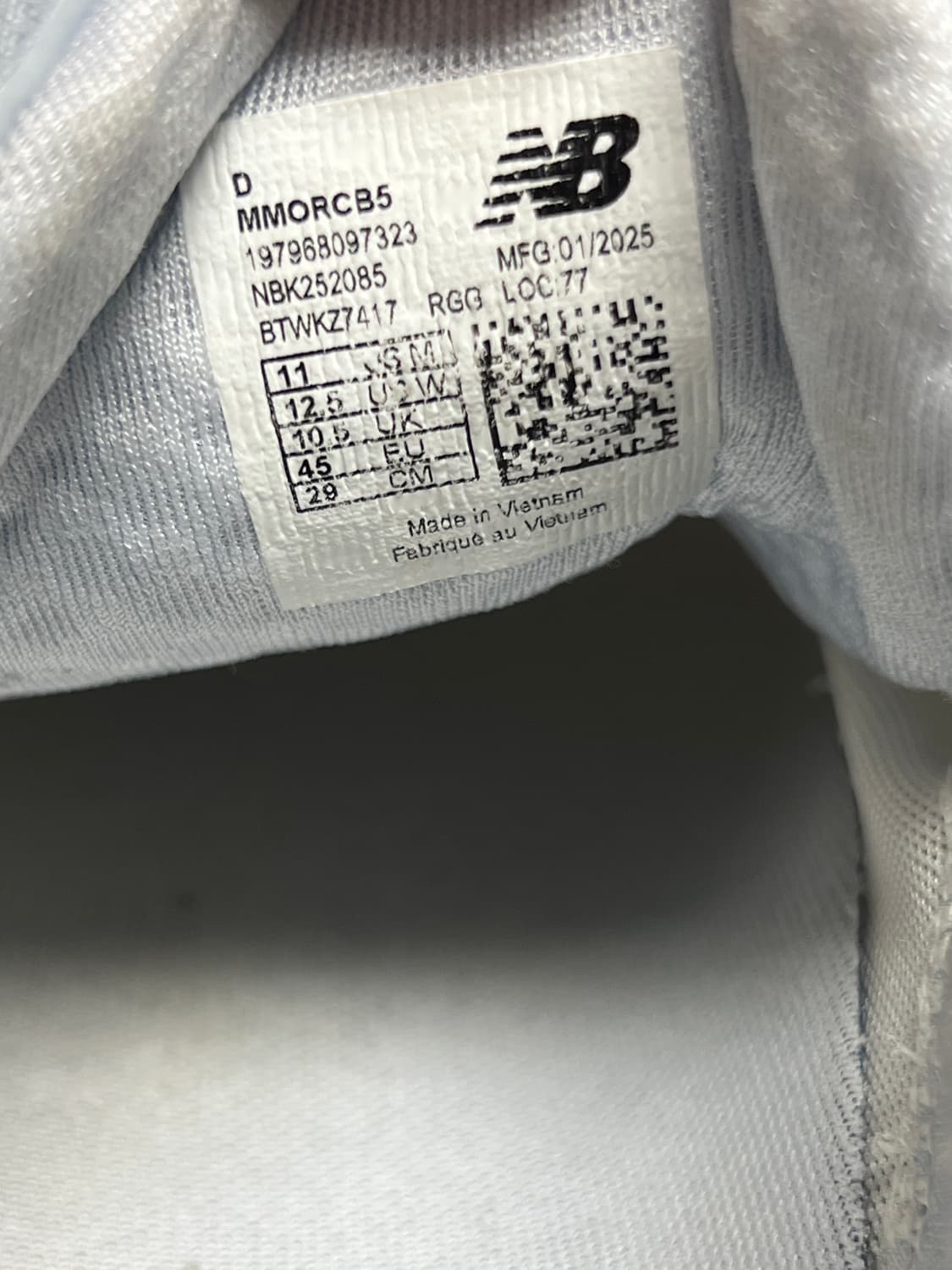 [290MM] 뉴발란스 프레쉬폼 모어 v5 러닝화 상품이미지7