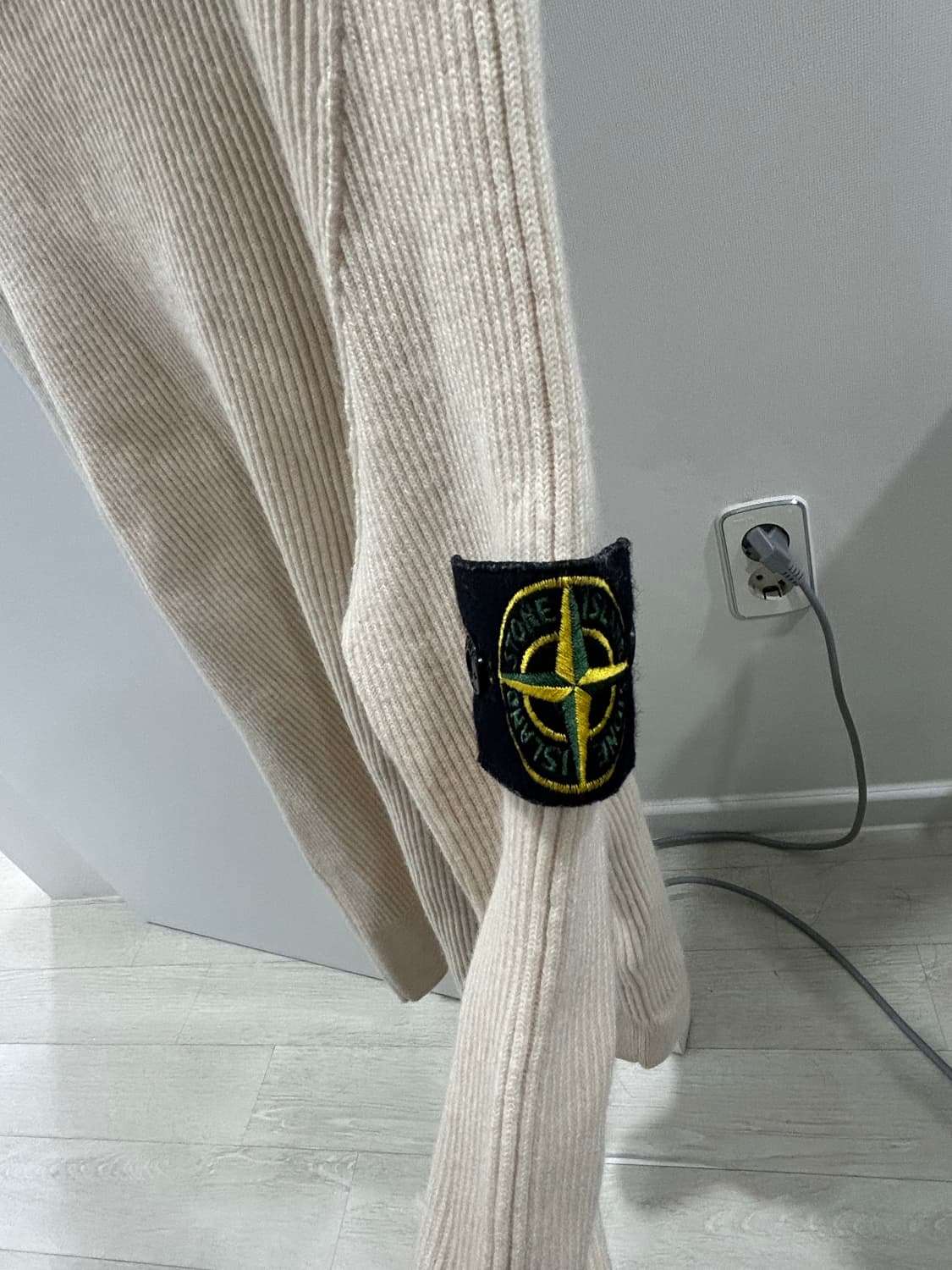 스톤아일랜드 아이보리 울니트 상품이미지2