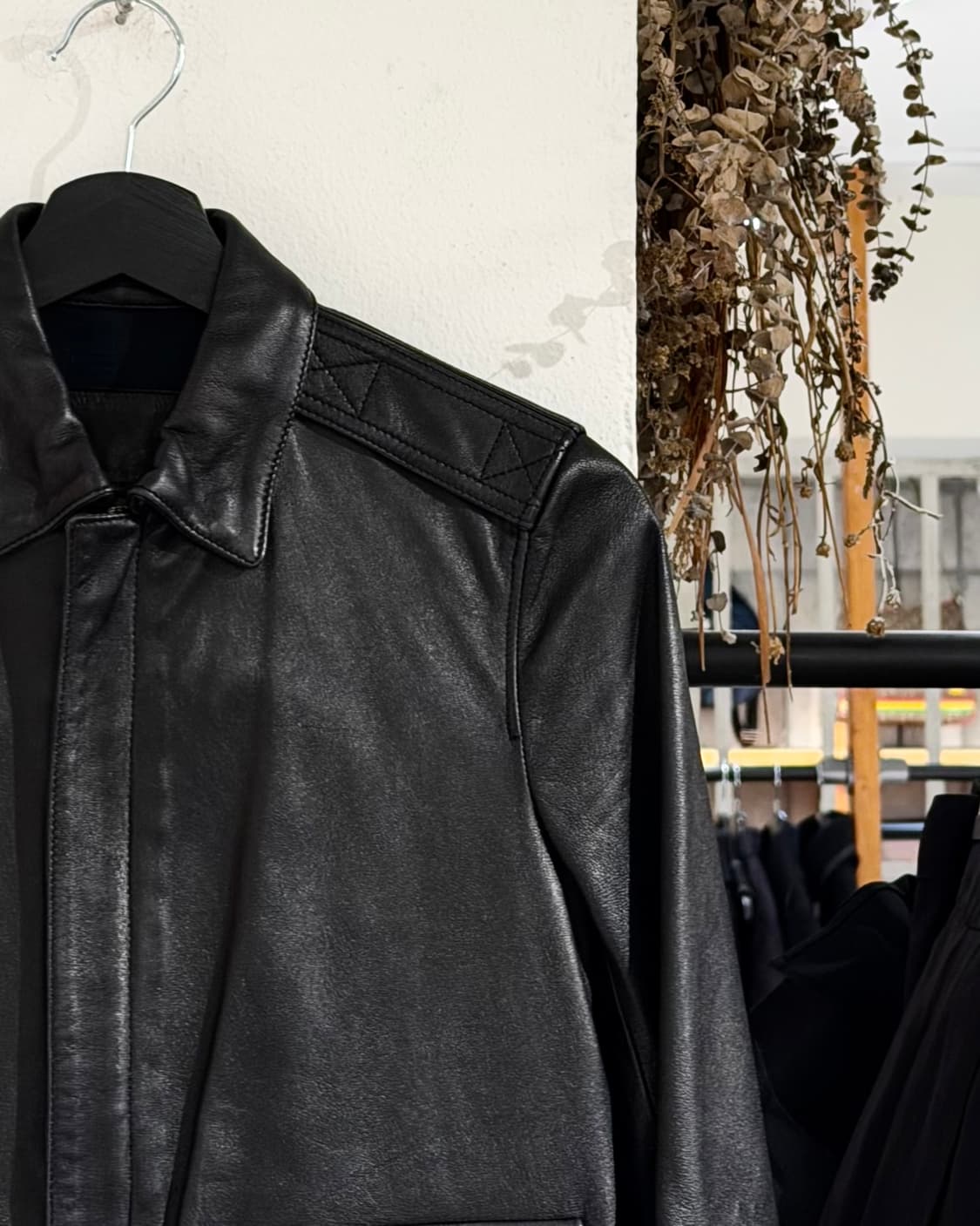 r13 블랙 투포켓 레더 자켓 상품이미지3