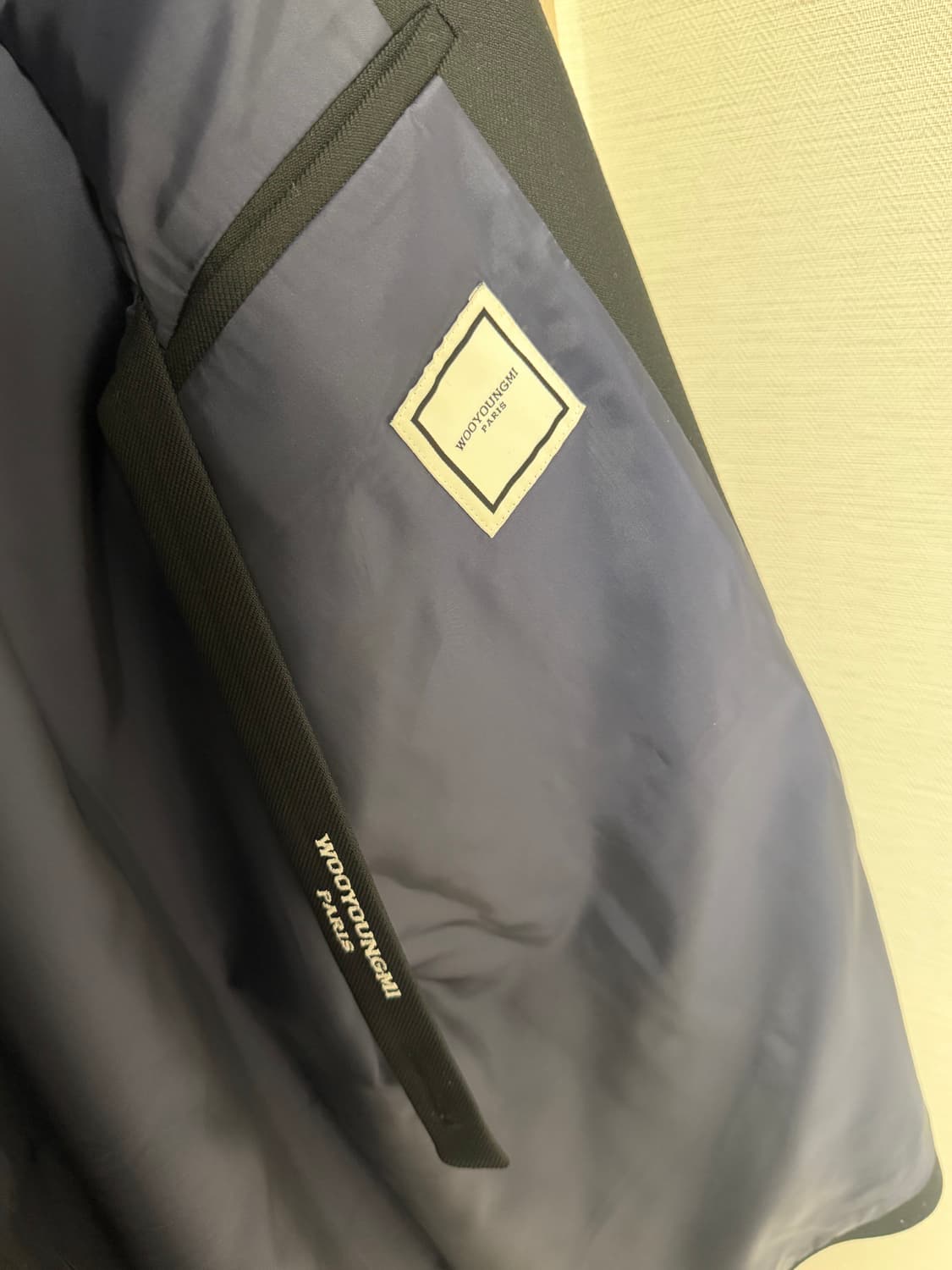 우영미 20ss 블랙 루즈핏 더블 자켓 46 상품이미지5