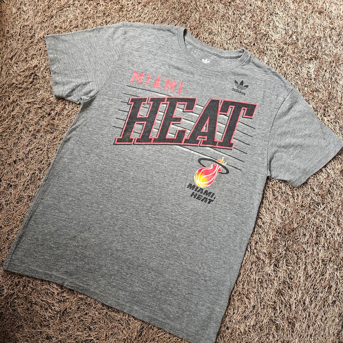 아디다스(Adidas) 올드스쿨 NBA 마이에미 히트팀 반팔티셔츠 상품이미지2