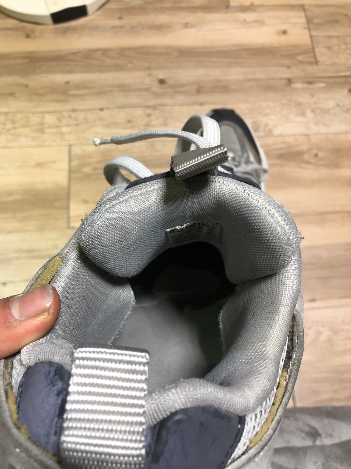 발렌시아가 카고 스니커즈 상품이미지2