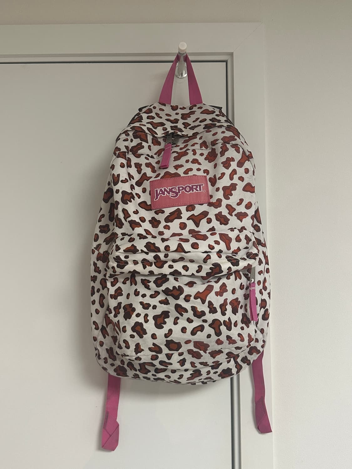 잔스포츠 레오파드 백팩 상품이미지1