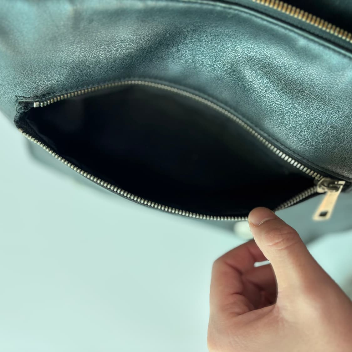 발리(BALLY) 시그니처 스트라이프 레더 메신저 백 블랙 상품이미지8