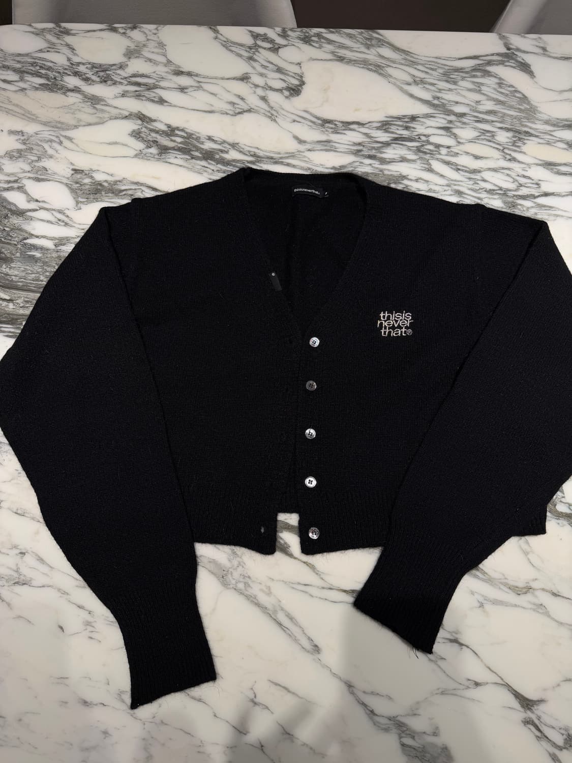 디스이즈네버댓 앙고라 크롭니트 상품이미지1