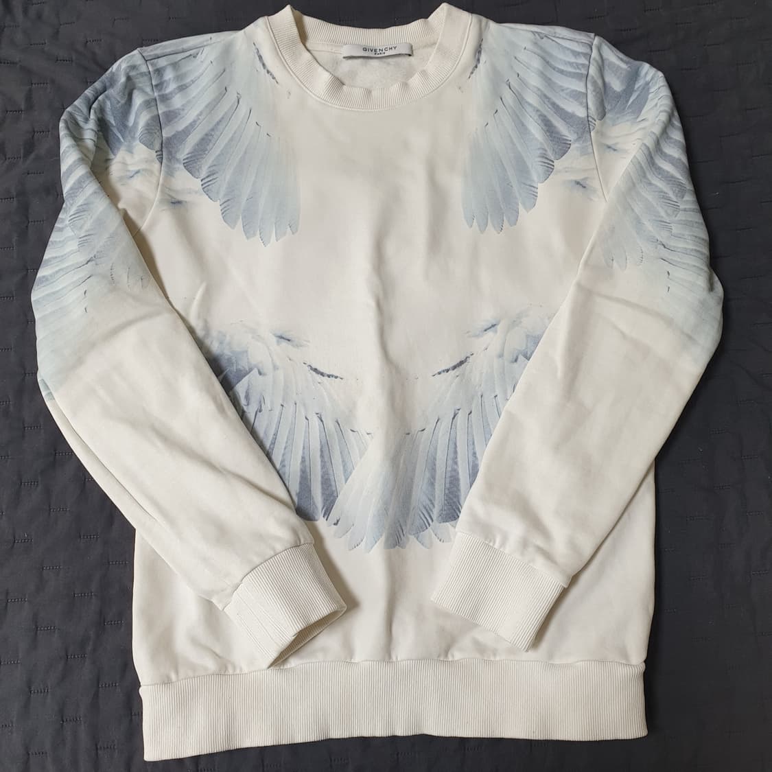 지방시의 윙 프린트 맨투맨 상품이미지1