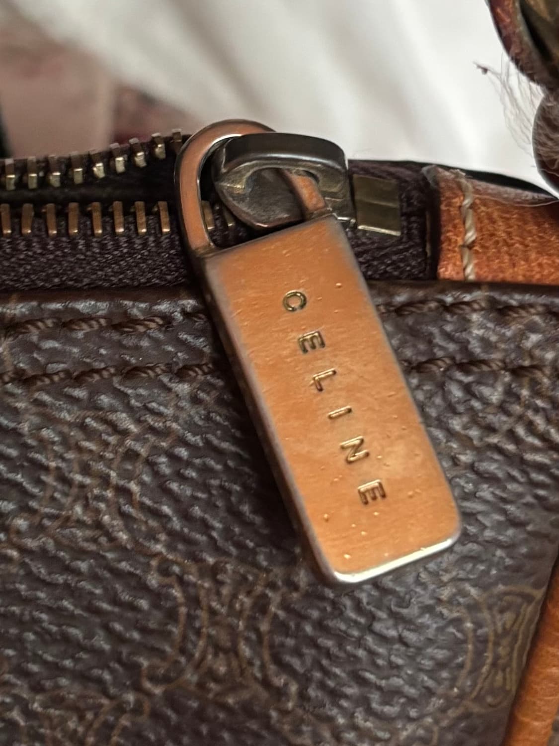 셀린느 마카담 숄더백 상품이미지6