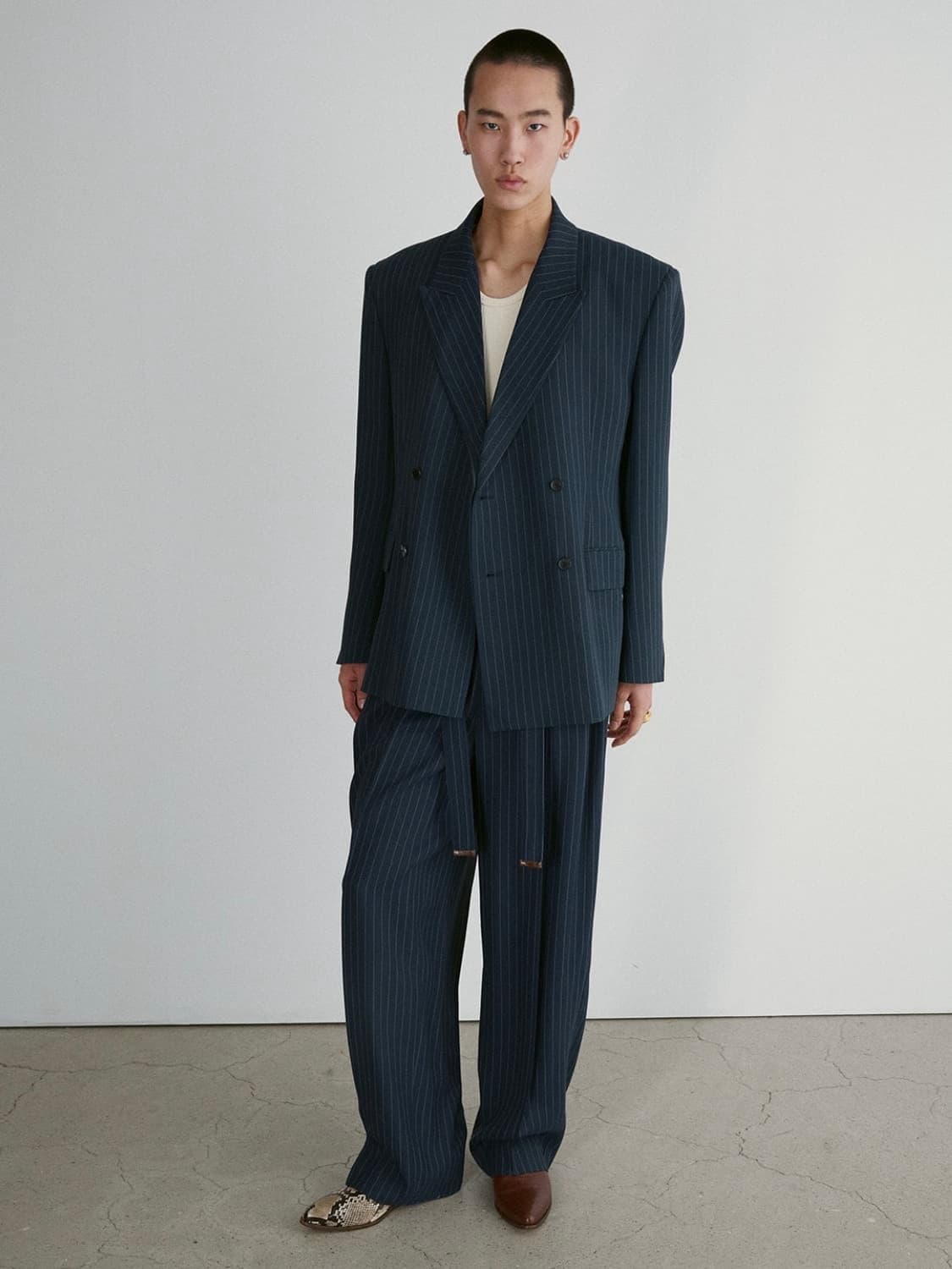 [L,L] 렉토 핀스트라이프 아워글래스 블레이저 자켓 벨트 슬랙스 셋업 상품이미지4