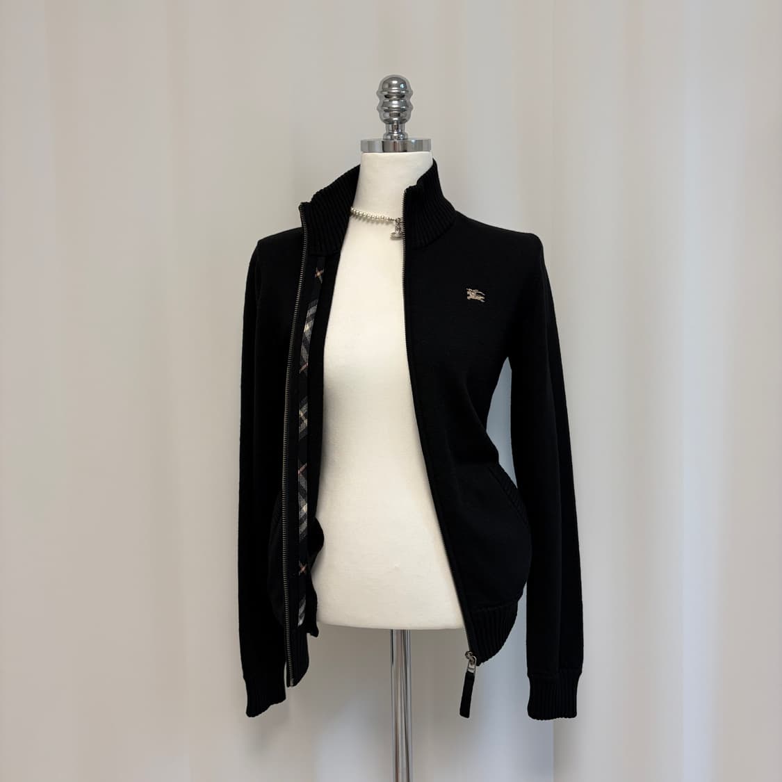 버버리 울 니트 집업 가디건 블랙 상품이미지10