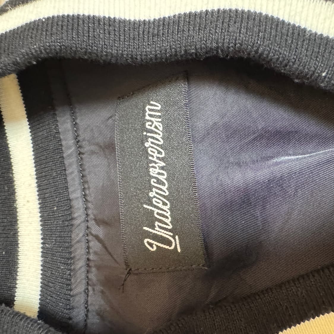 언더커버 22시즌 사틴 봄버 바시티 자켓 5 상품이미지4