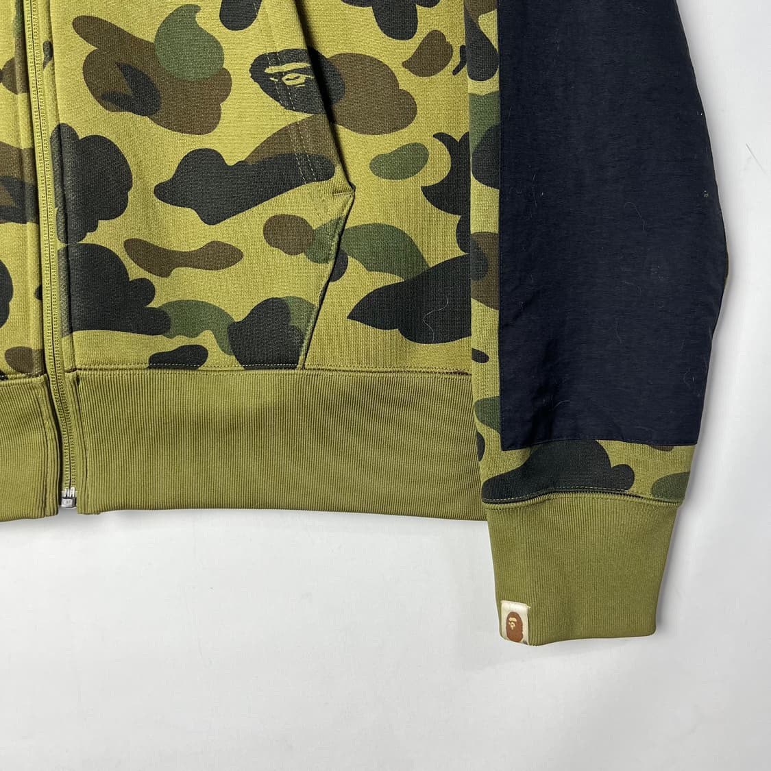 [A BATHING APE] 베이프 밀리터리 카모 패널 후드집업 상품이미지5