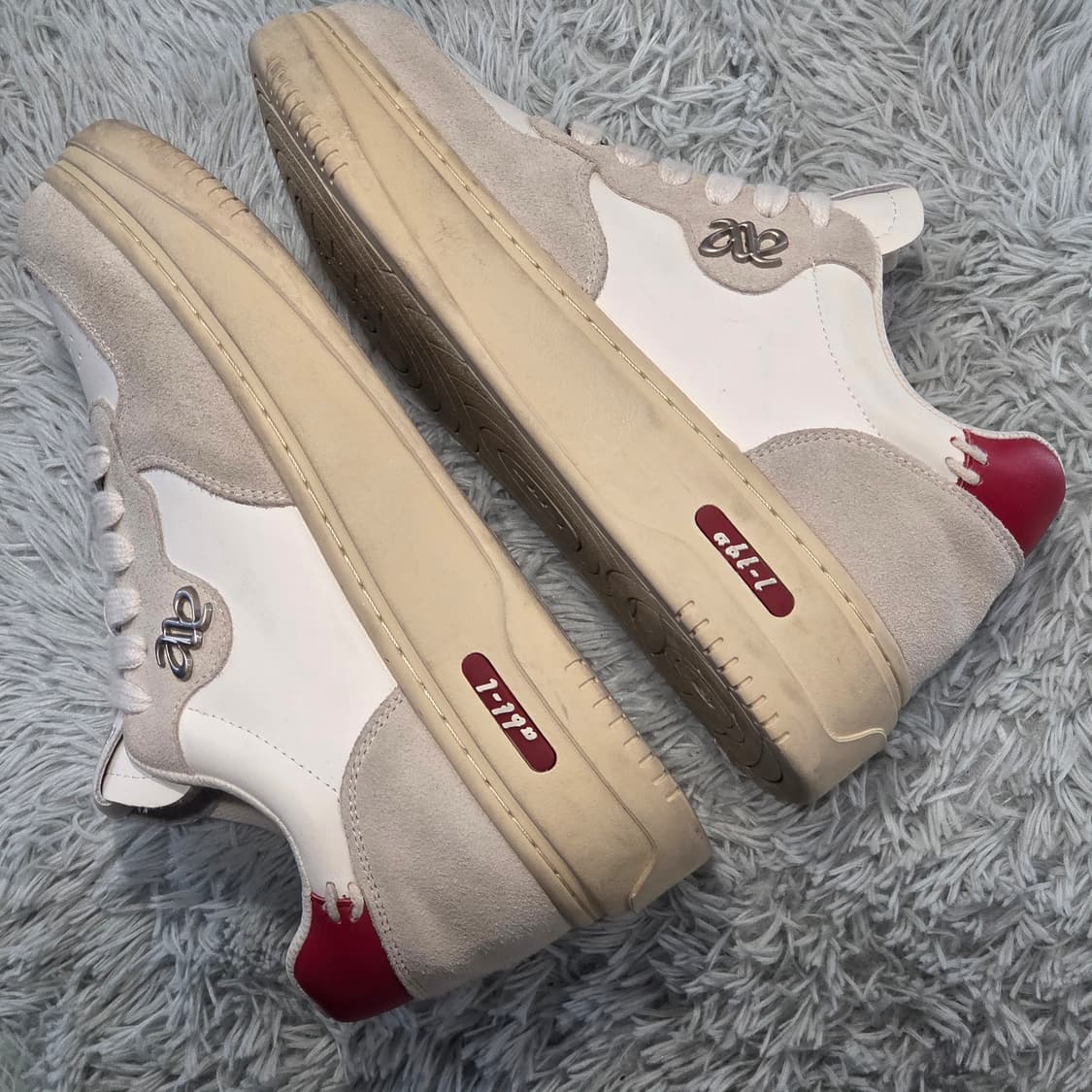 4q-19:abl-l 로우 컷 스웨이드 스니커즈 화이트/그레이 (245m 상품이미지8