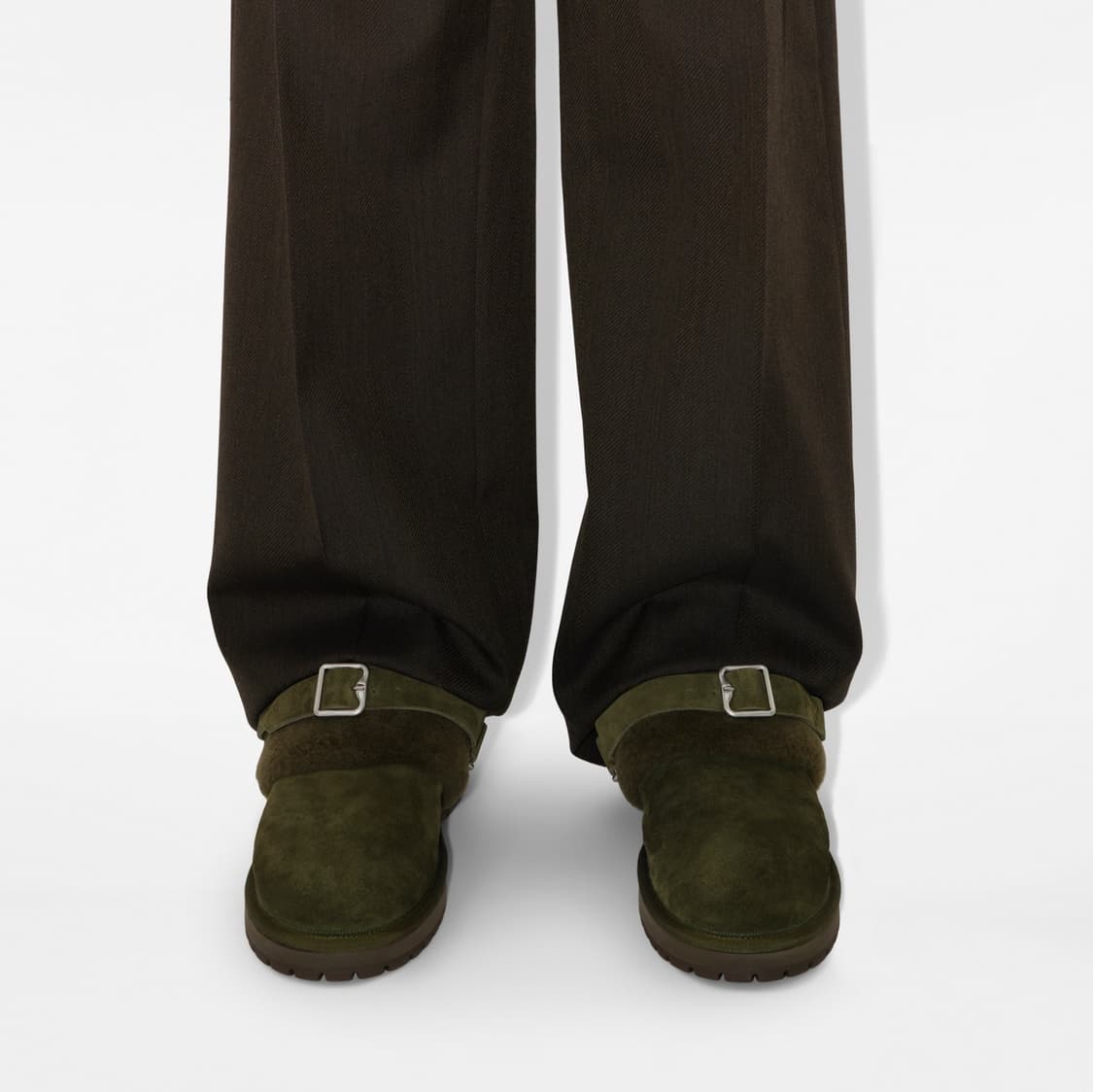 버버리 스웨이드 시어링 쳐비 뮬 샌들 42 상품이미지5