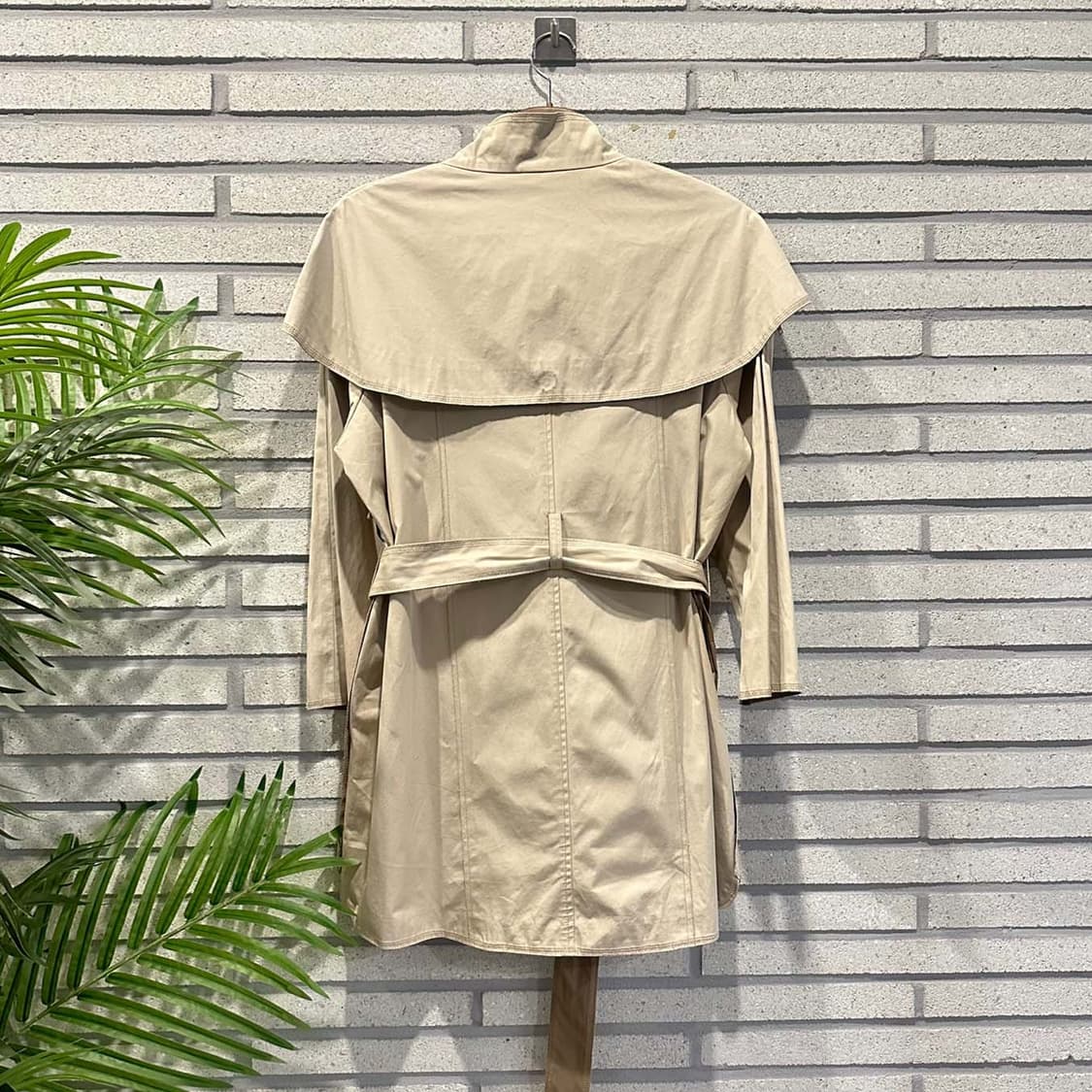 SJSJ 케이프 미디 트렌치 자켓 래글런 벨티드 하이넥 디테일 베이지 상품이미지2