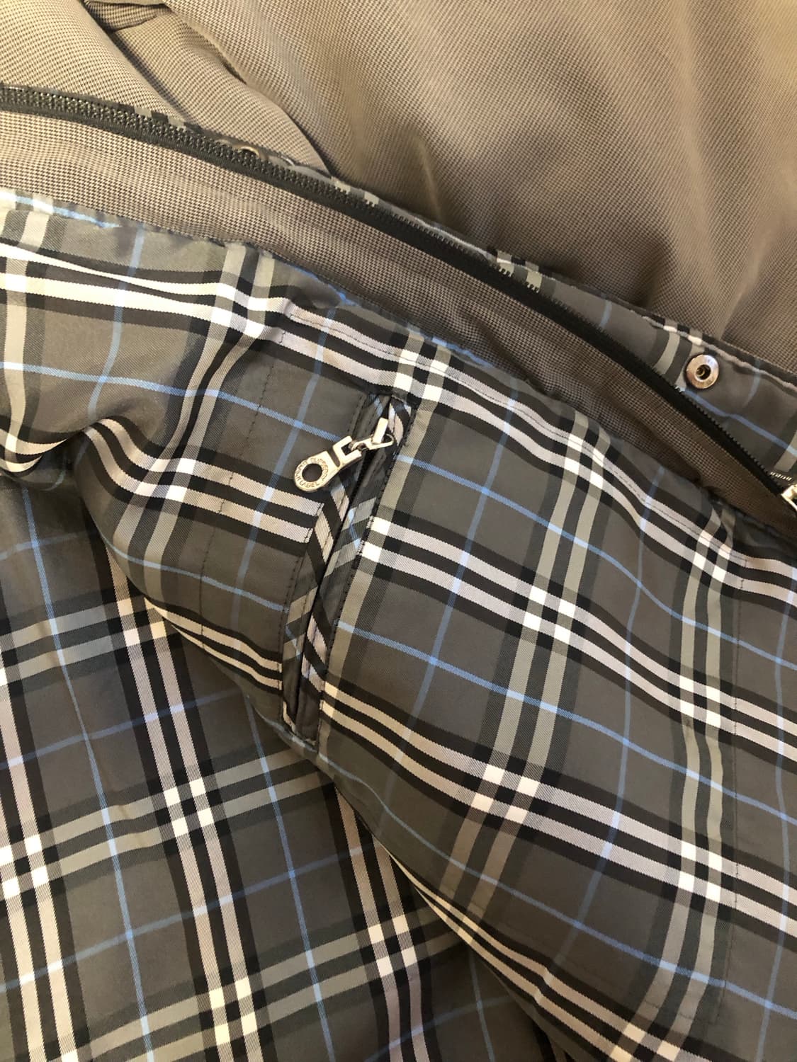 버버리 블랙라벨 롱패딩 상품이미지5