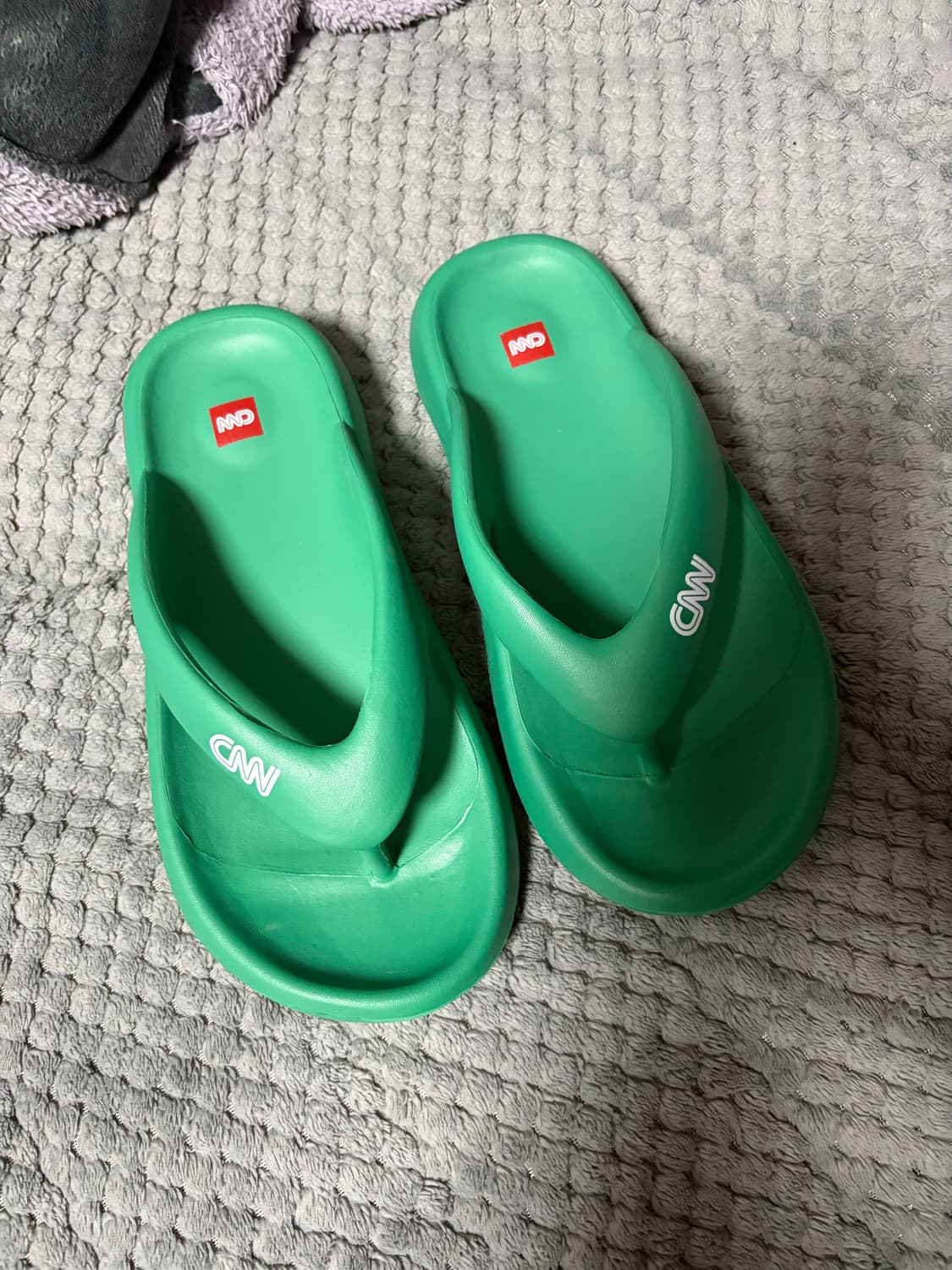 새상품 CNN 어패럴 쪼리 상품이미지1