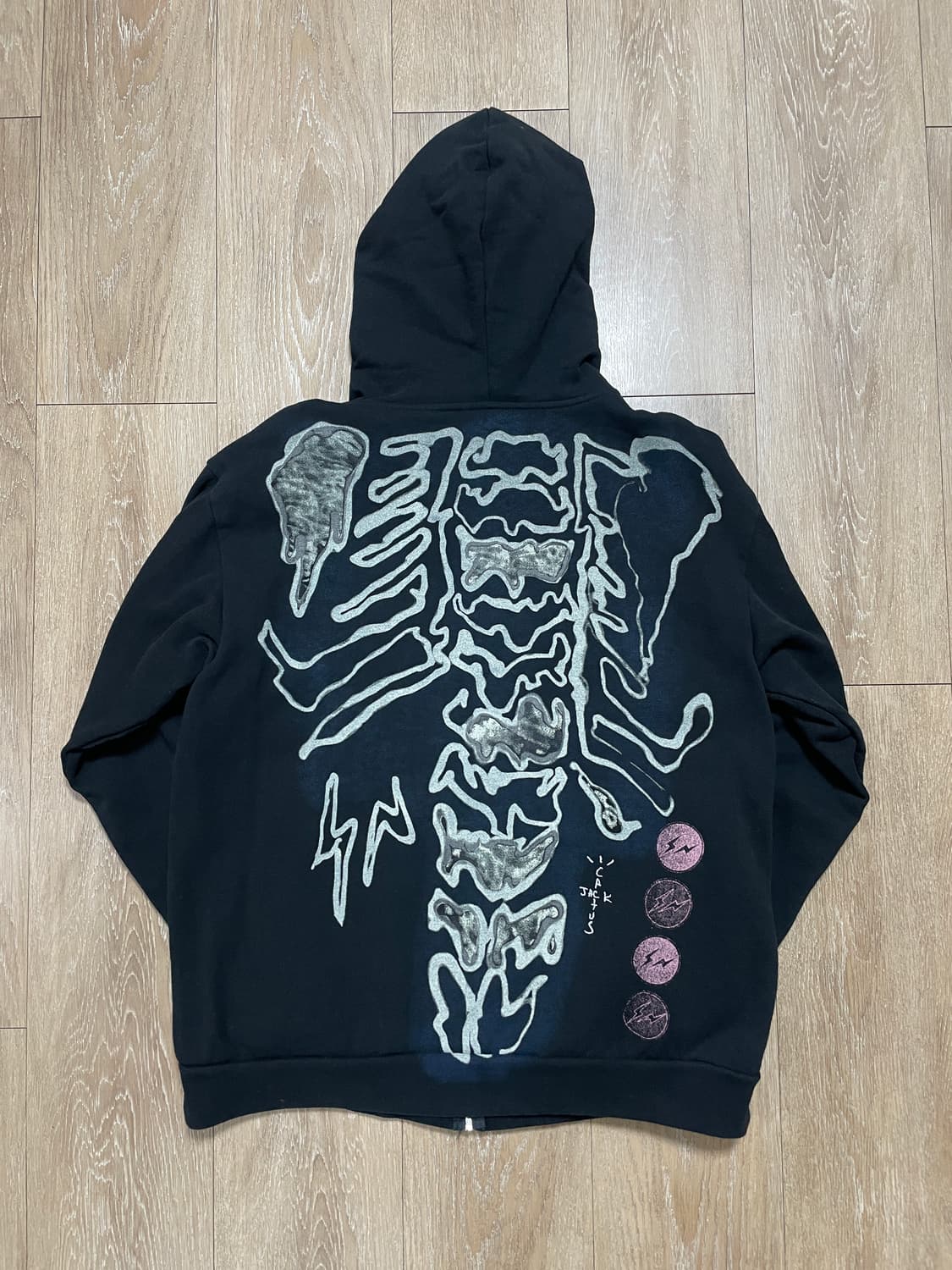 트레비스스캇 캑터스잭 프라그먼트 콜라보 풀집업 후디 상품이미지2