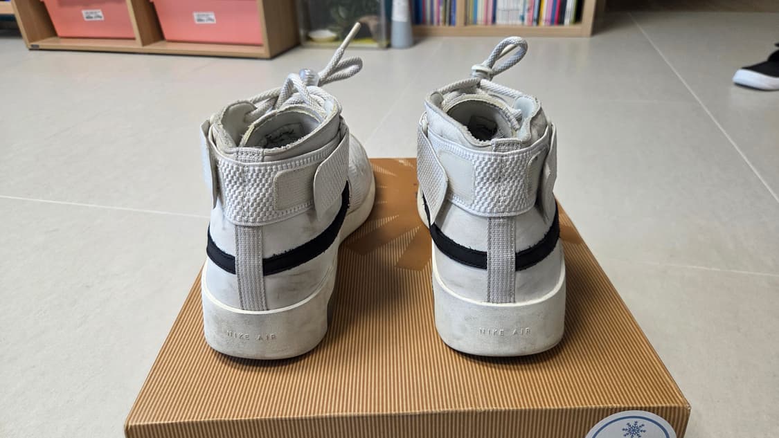 나이키 에어 피어 오브 갓 레이드 라이트본  상품이미지3