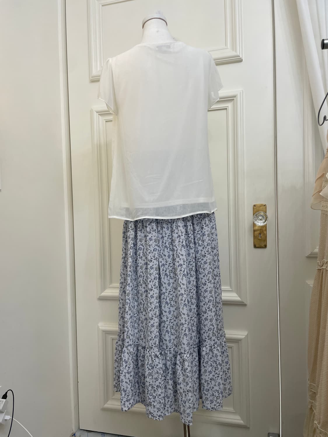 white inner lace cubic point blouse 상품이미지4