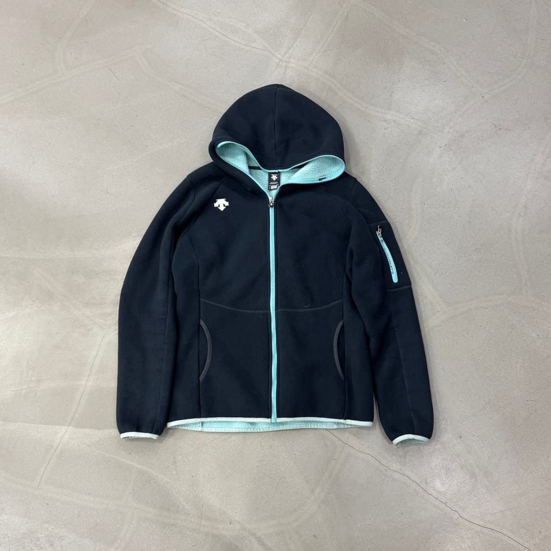 데상트 후드집업 100 상품이미지1