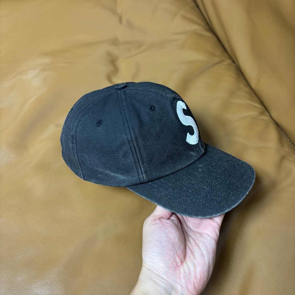 Supreme 슈프림 23ss 피그먼트 블랙 S로고 6패널 볼캡 모자 상품이미지4