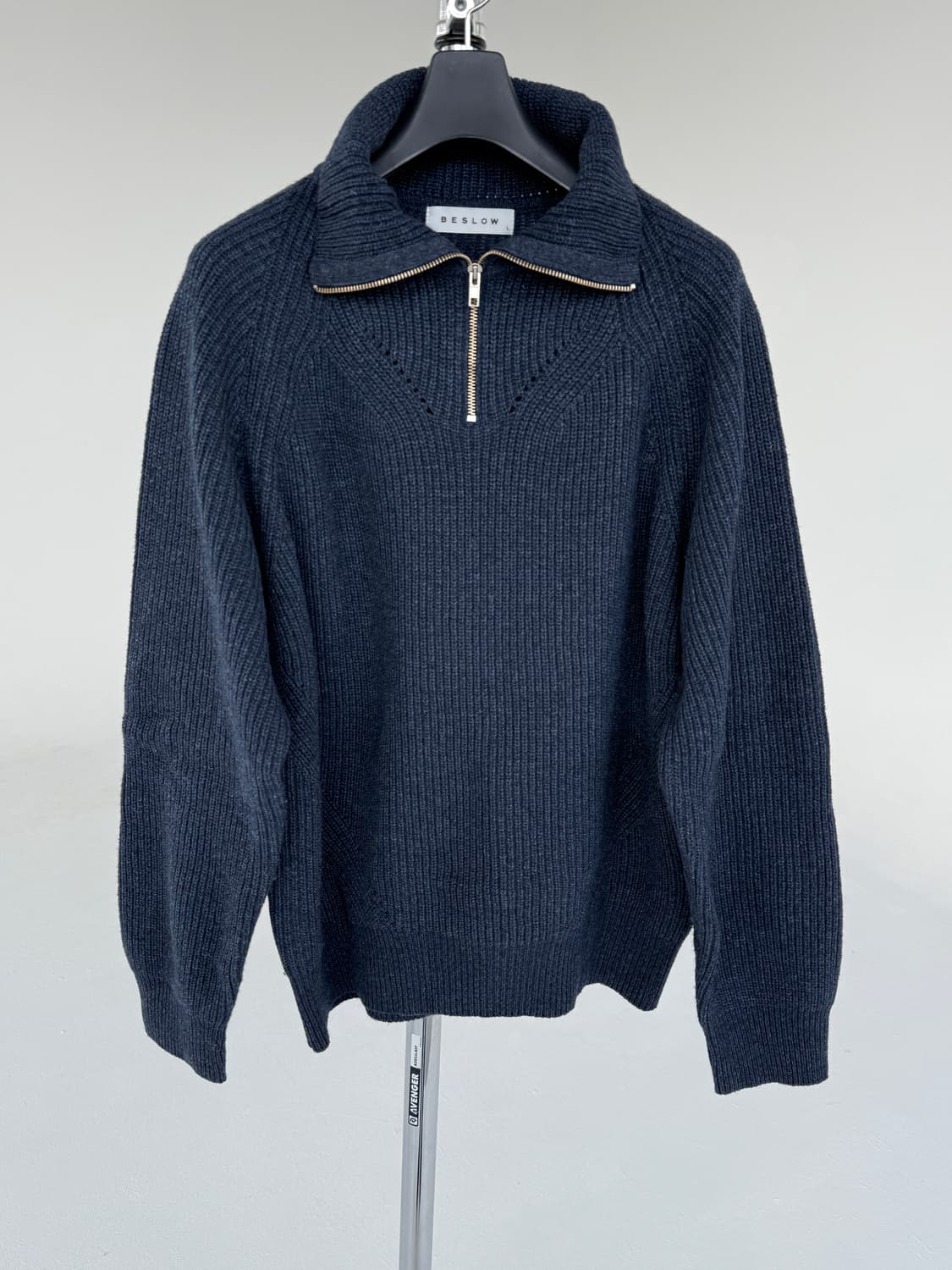 비슬로우 beslow 하프넥 집업 니트 네이비 상품이미지1