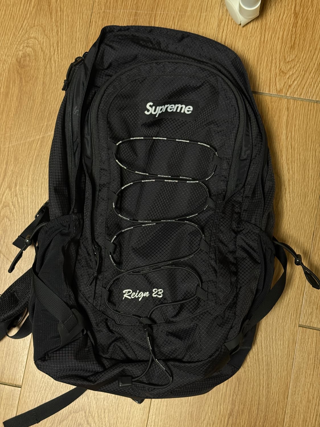 슈프림 22SS 백팩 블랙 상품이미지1