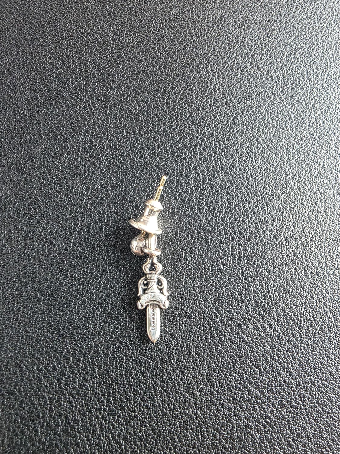 크롬하츠 대거 이어링 상품이미지1