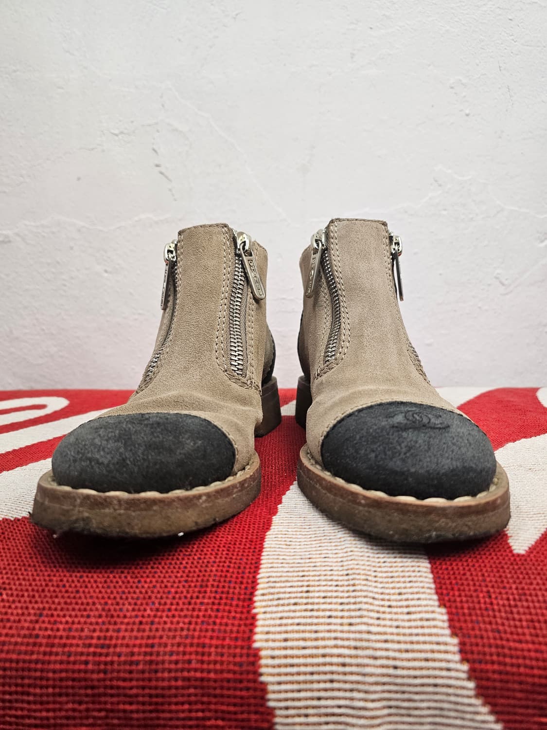 샤넬 스웨이드 앵클 부츠 상품이미지1