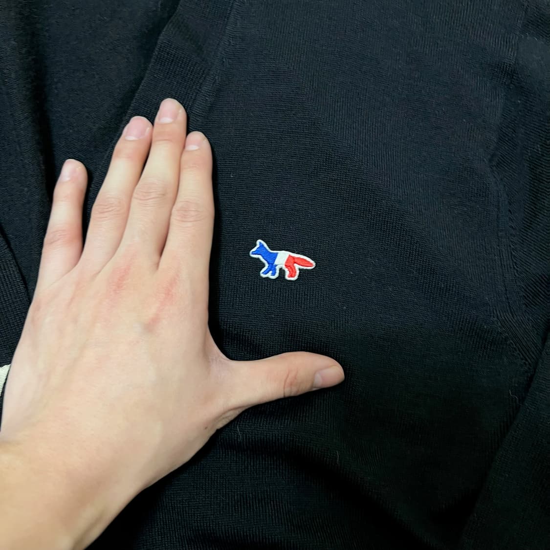 메종키츠네 자수 브이넥 니트 가디건 M 상품이미지3