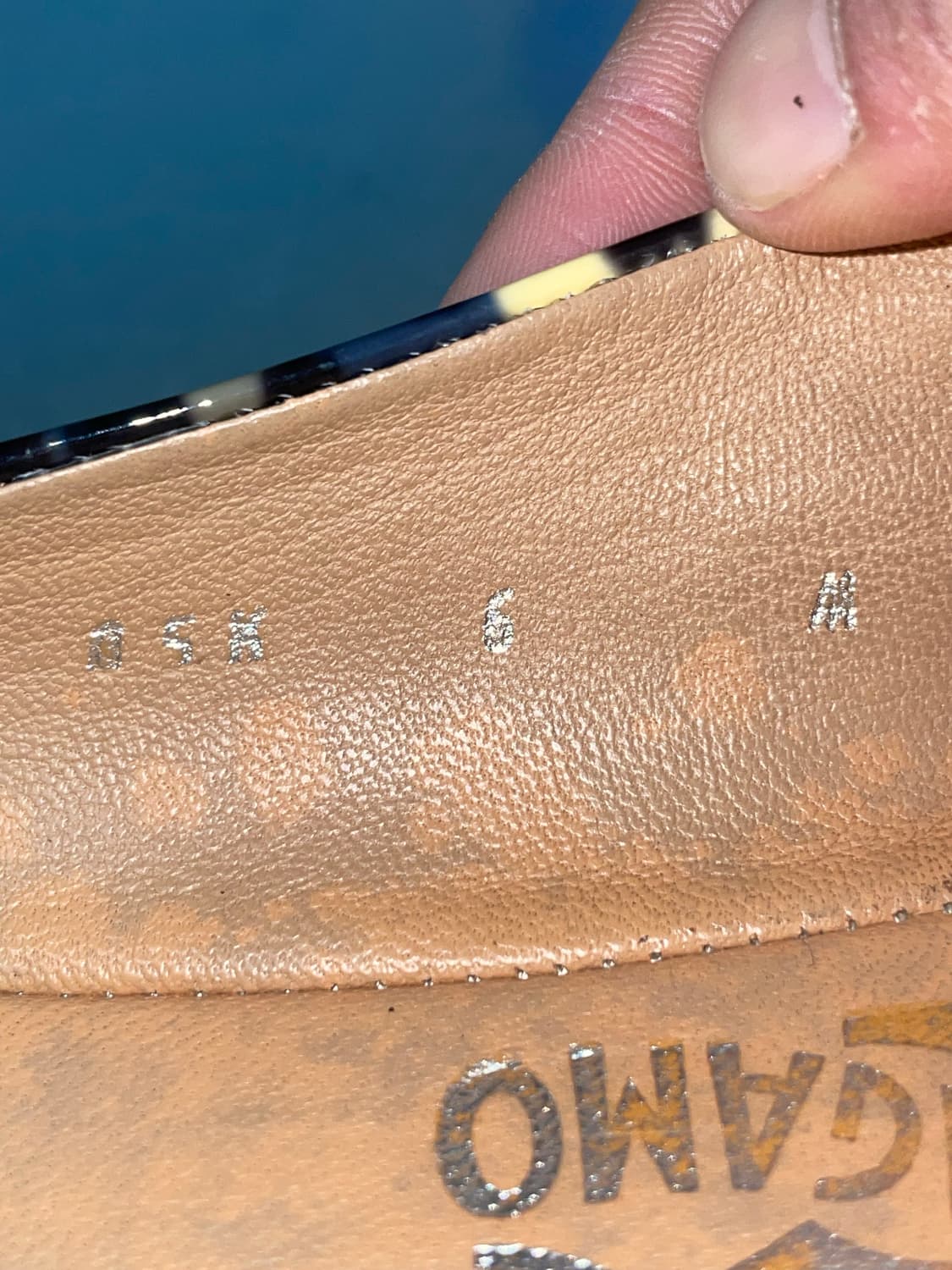 페레가모 레오파드 플랫 슈즈 6 상품이미지9