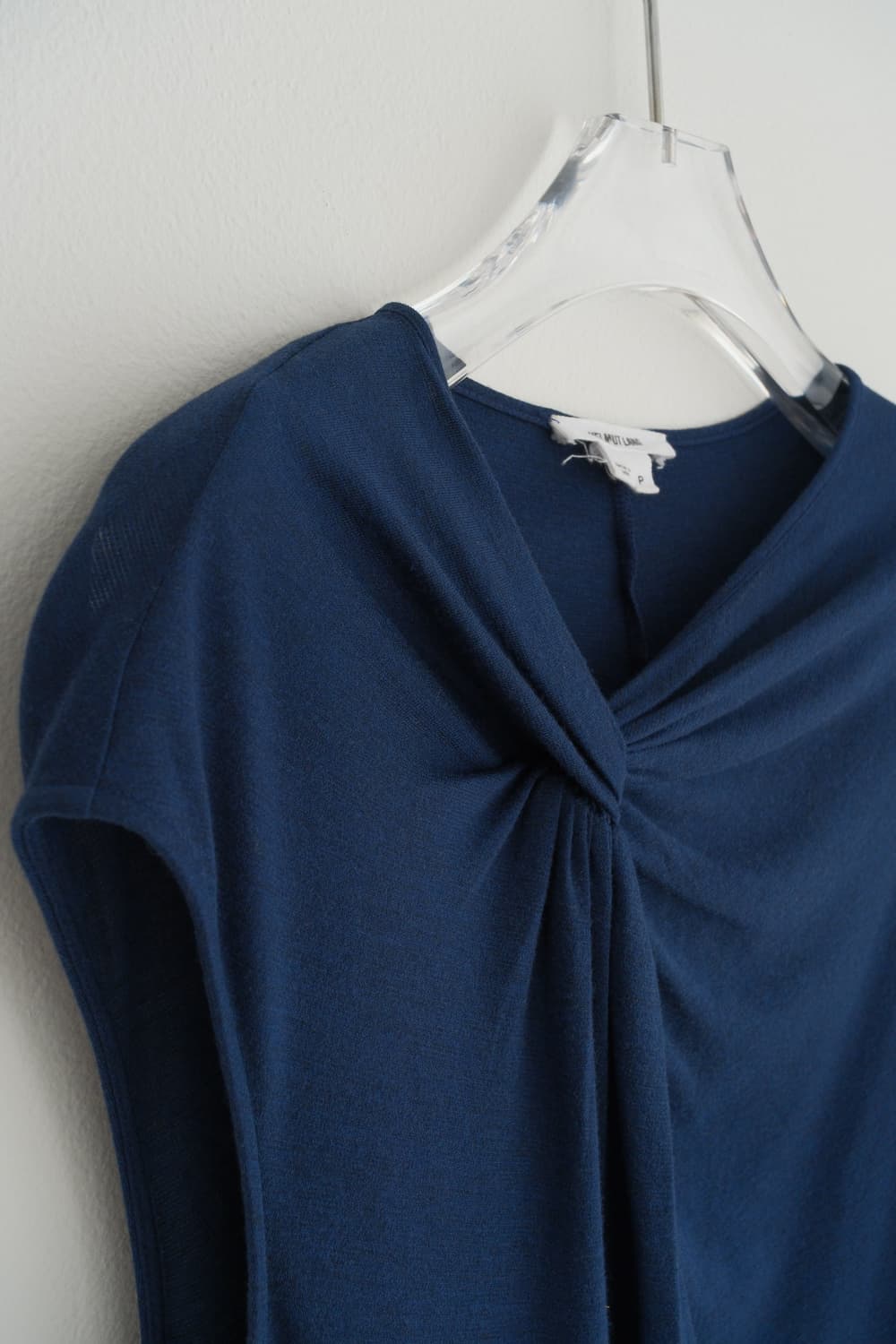 Tencel silk blended Twisted sleeveless 상품이미지5