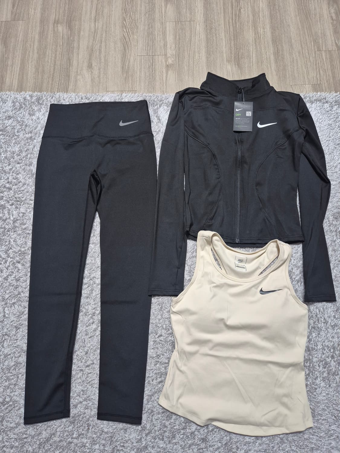 새상품)나이키운동복3피스 요가필리테스러닝 상품이미지1