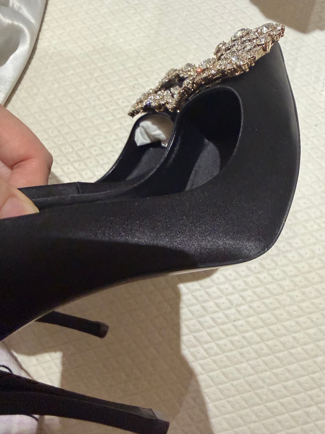 로저비비에 새틴 블랙하이힐 상품이미지5