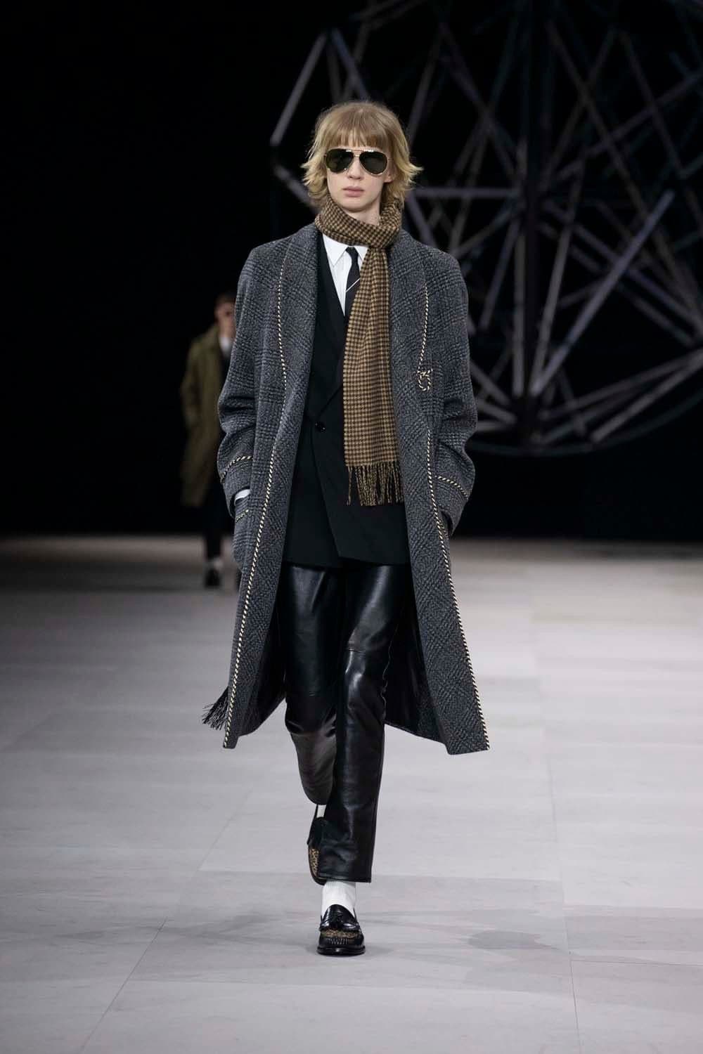 [BTS 뷔님 착용] 셀린느 19fw 로브 숄카라 코트 상품이미지4