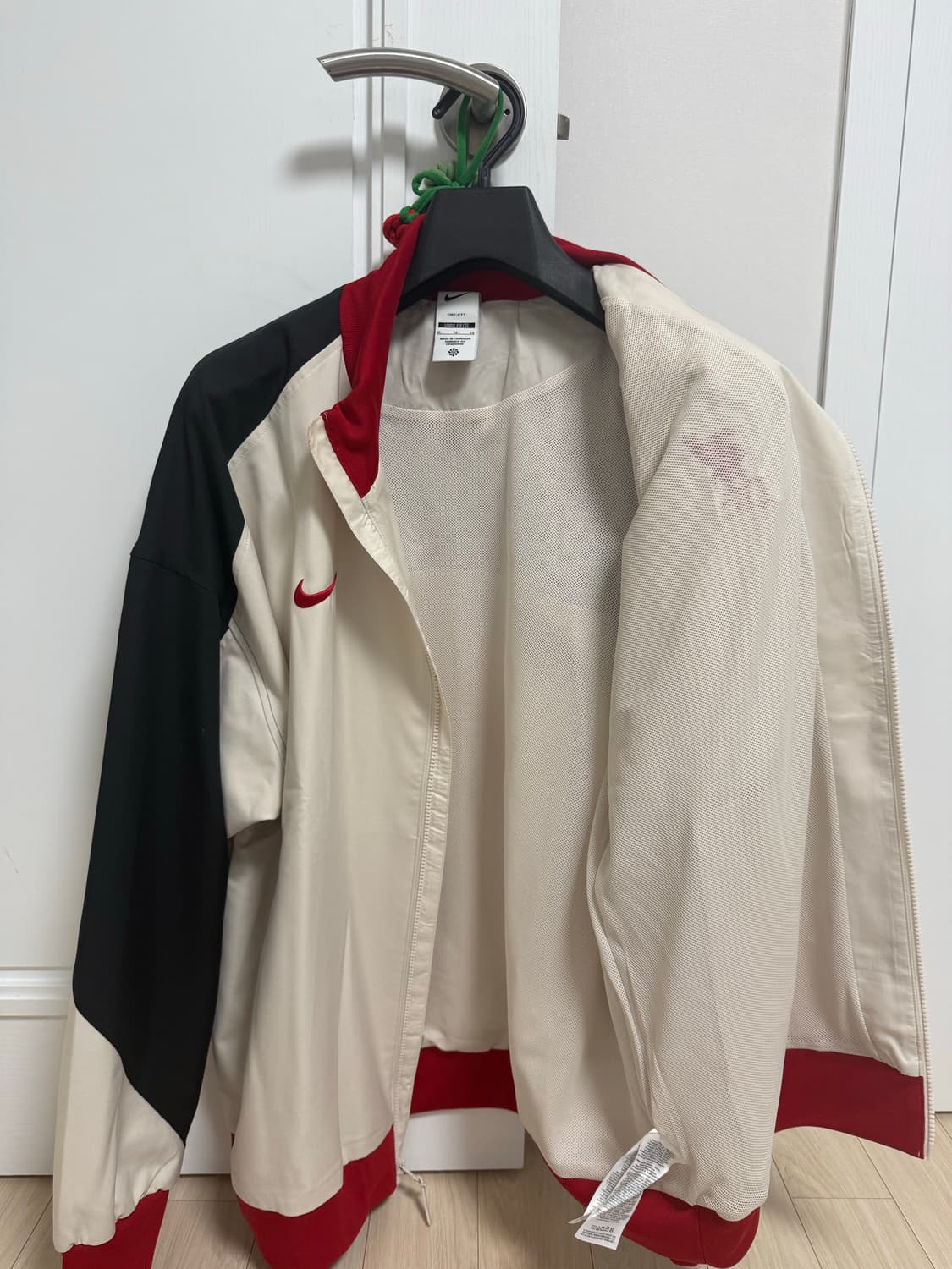 리버풀 나이키 드라이핏 24/25 앤섬 자켓 XL (네고가능) 상품이미지4