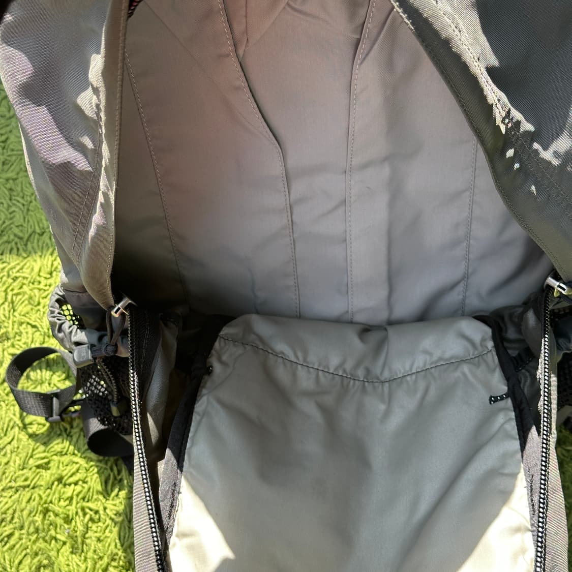 노스페이스 퀘사르 백팩 그레이 블루 OS(30L) 상품이미지7