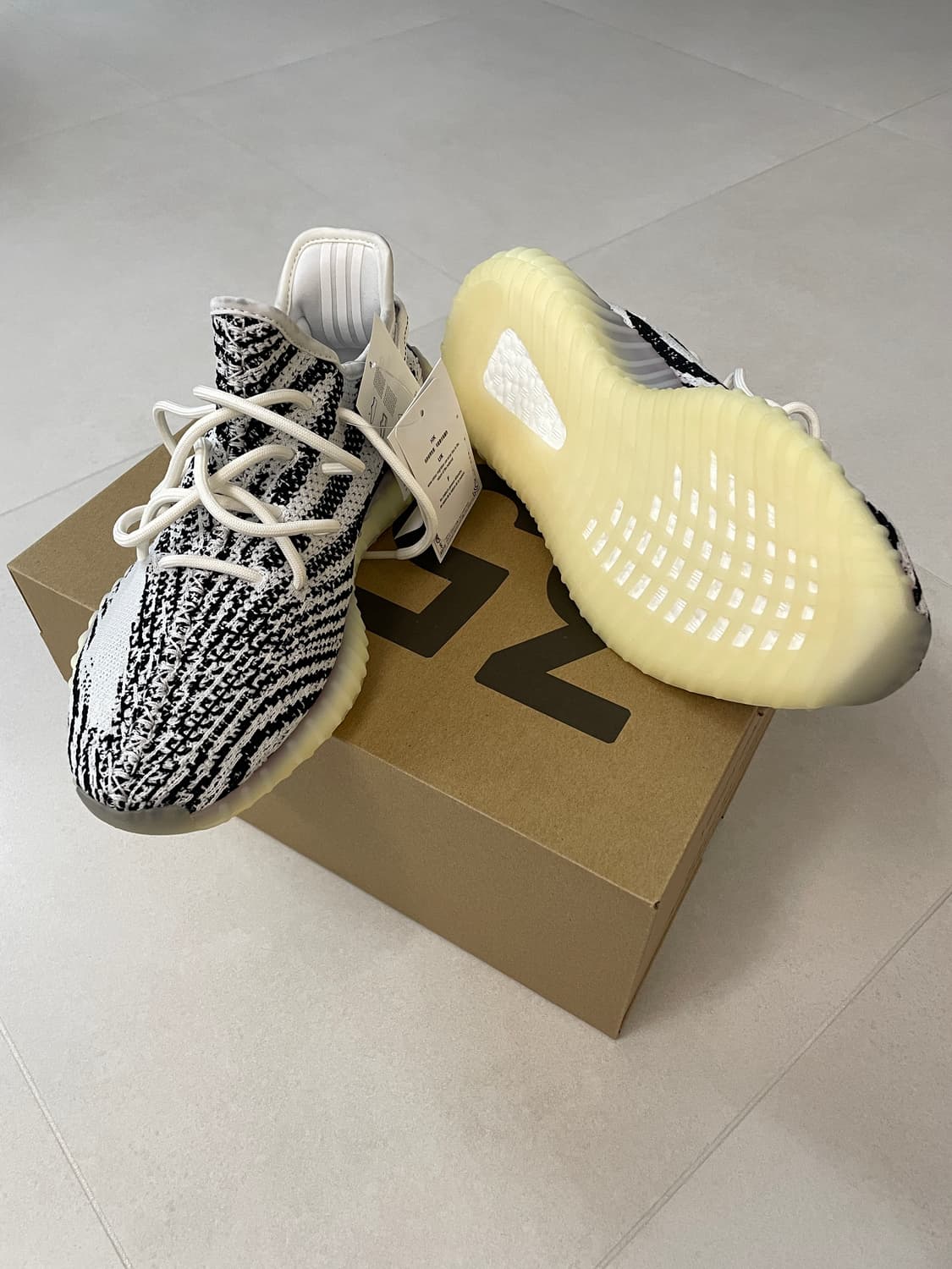 이지부스트 350 v2 지브라 275 상품이미지5