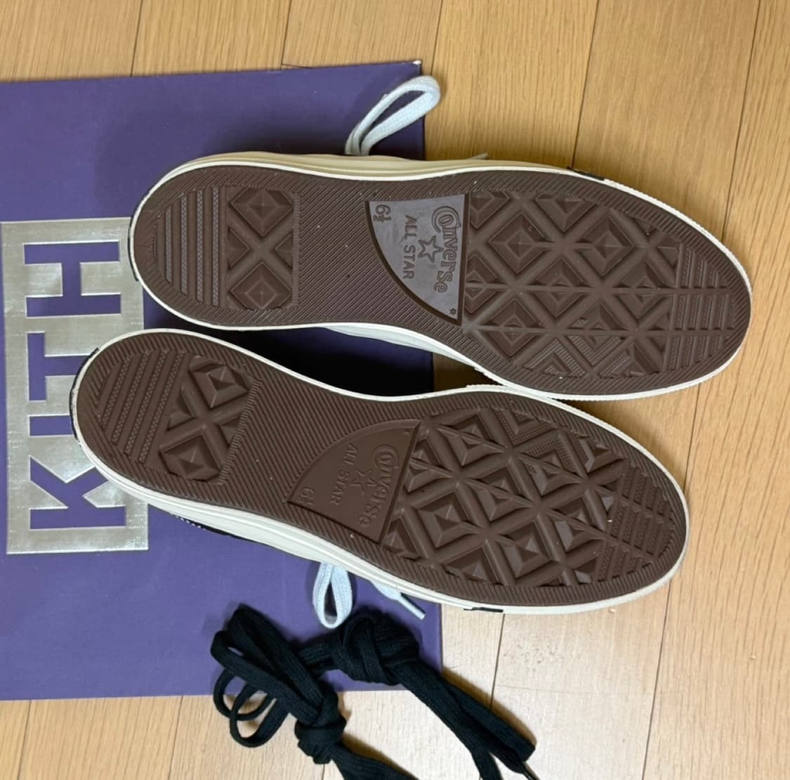 컨버스 x KITH 척테일러 1970 OX 블랙 상품이미지4