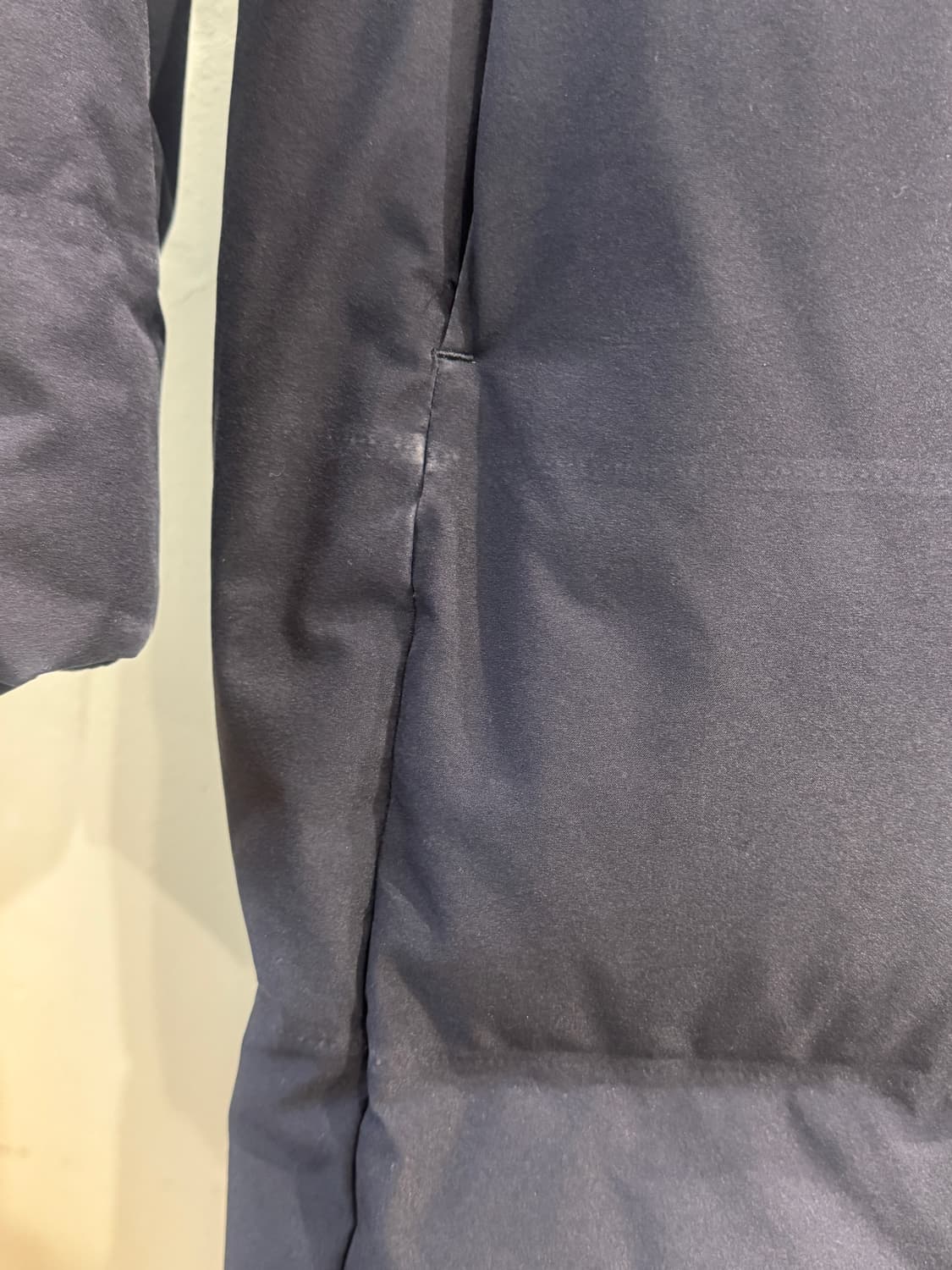 유니클로 심리스 다운 롱패딩 상품이미지5