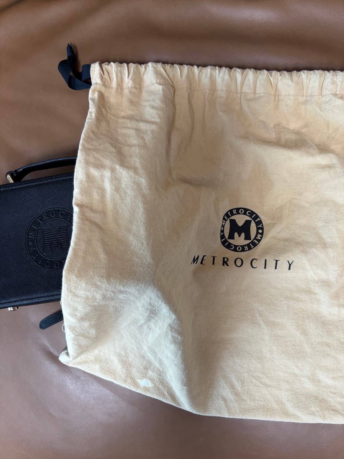 메트로시티 블랙 미니 크로스백 상품이미지5